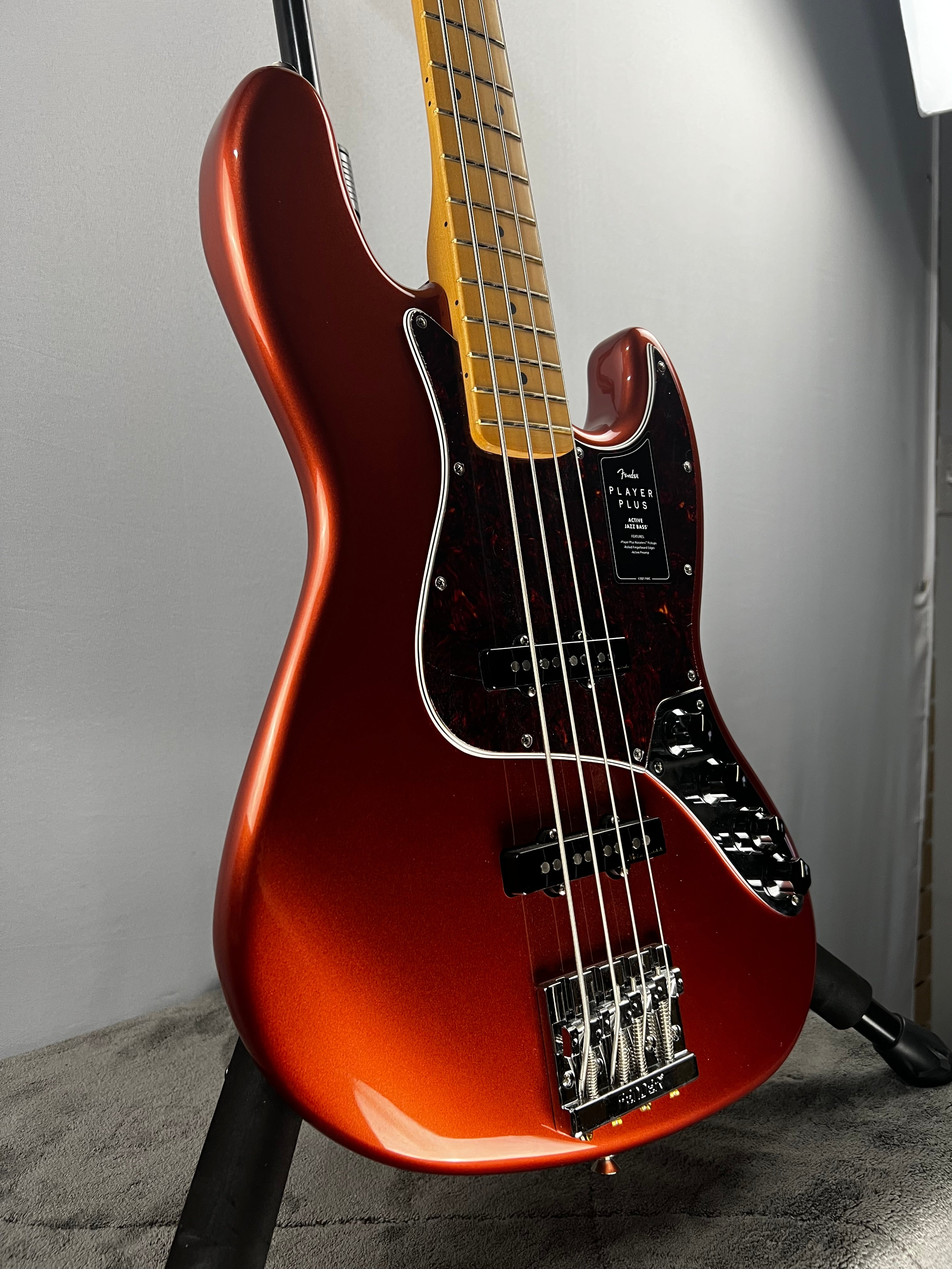 Player Plus Active Jazz Bass - Aged Candy Apple Red #231 GET PLEK'D!