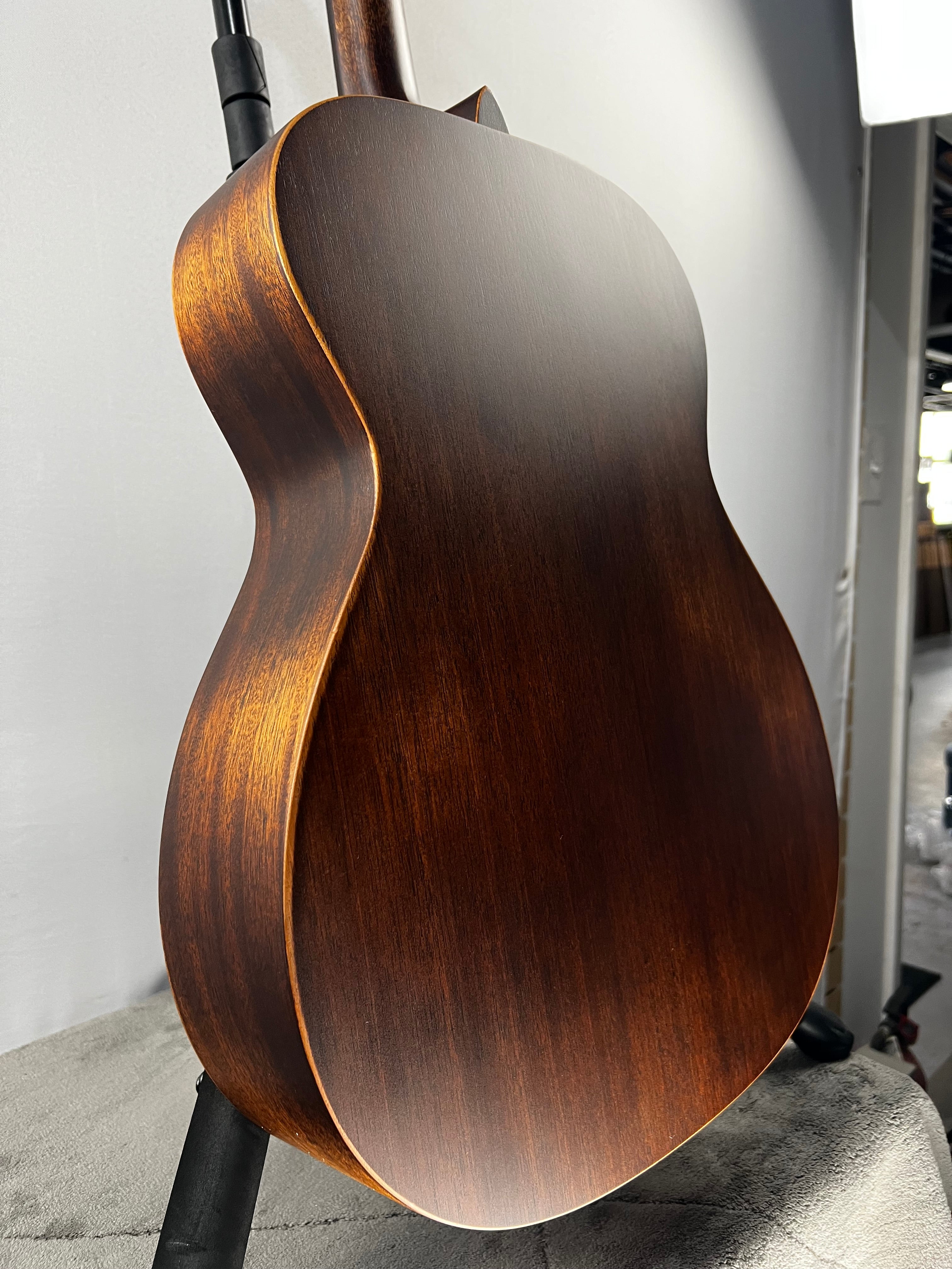 000-15M StreetMaster Acoustic Guitar - Mahogany Burst #389 GET PLEK'D!