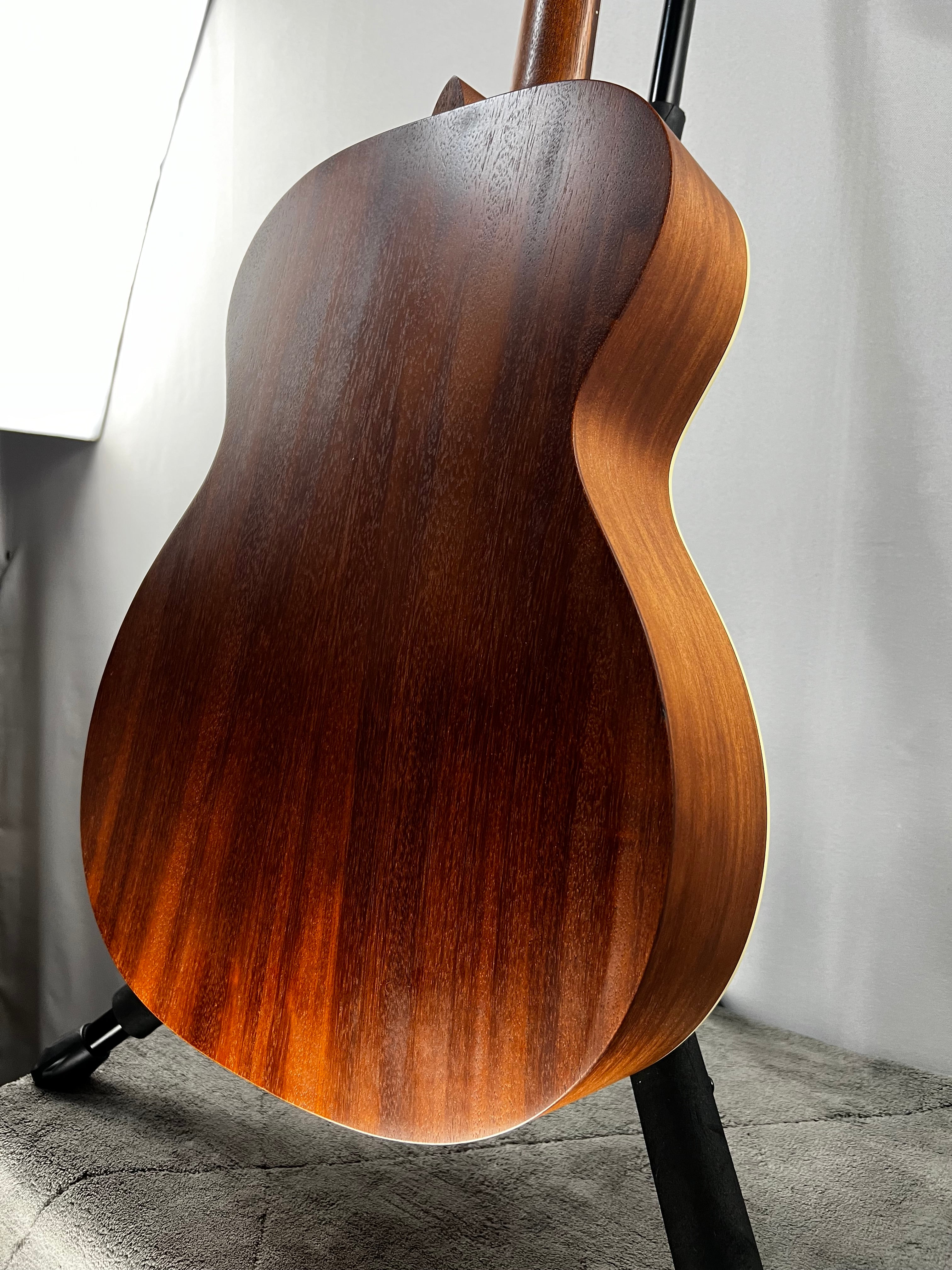 000-17 Acoustic Guitar - Whiskey Sunset #767