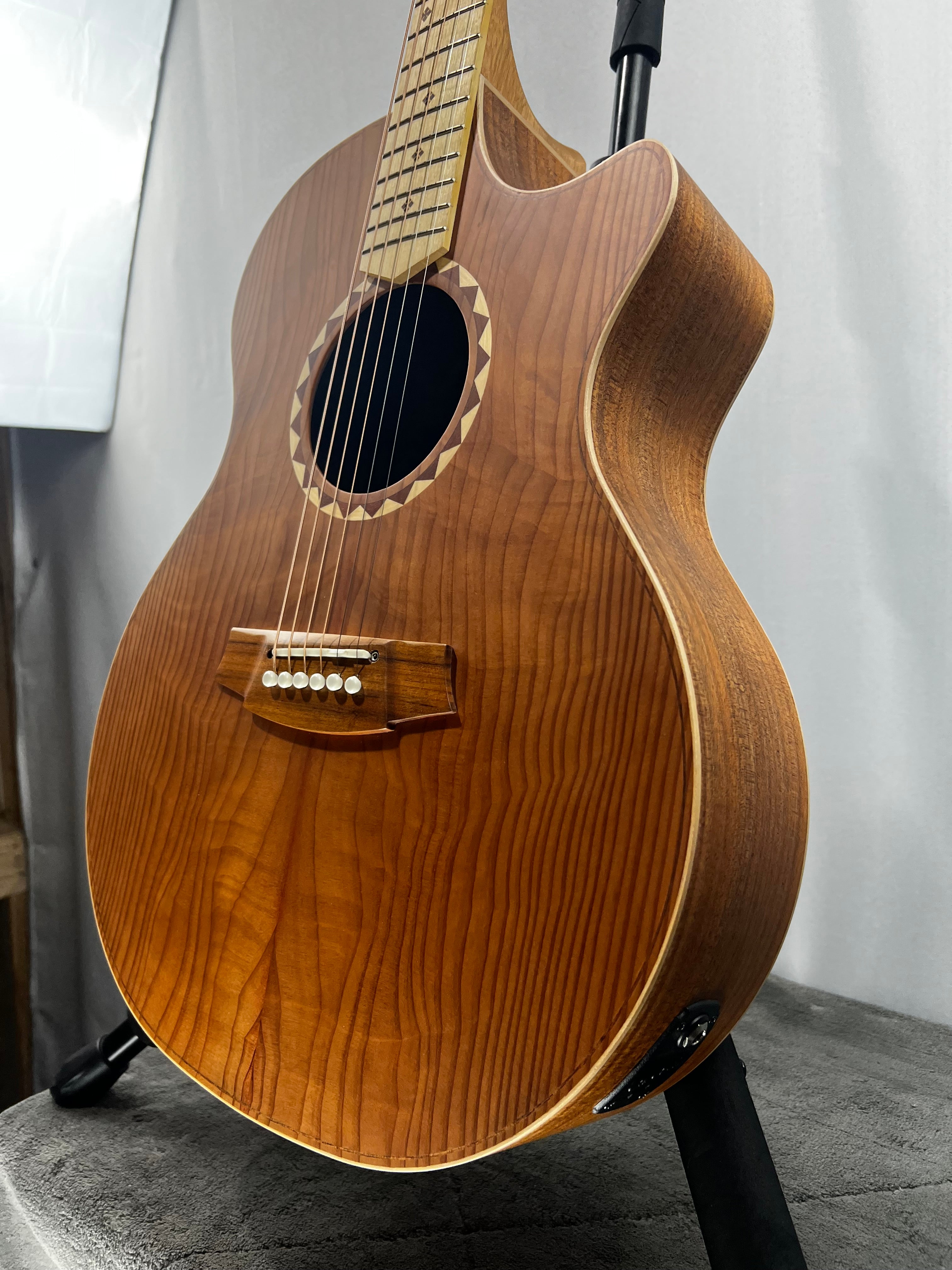 CCAN2EC-RDBL Acoustic Electric - Nitrocellulose (natural satin) #995 GET PLEK'D!