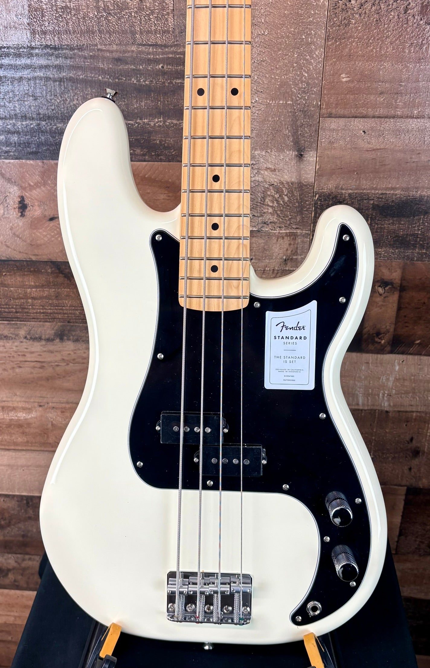 Fender Standard Precision Bass Olympic White | C&M Music Center