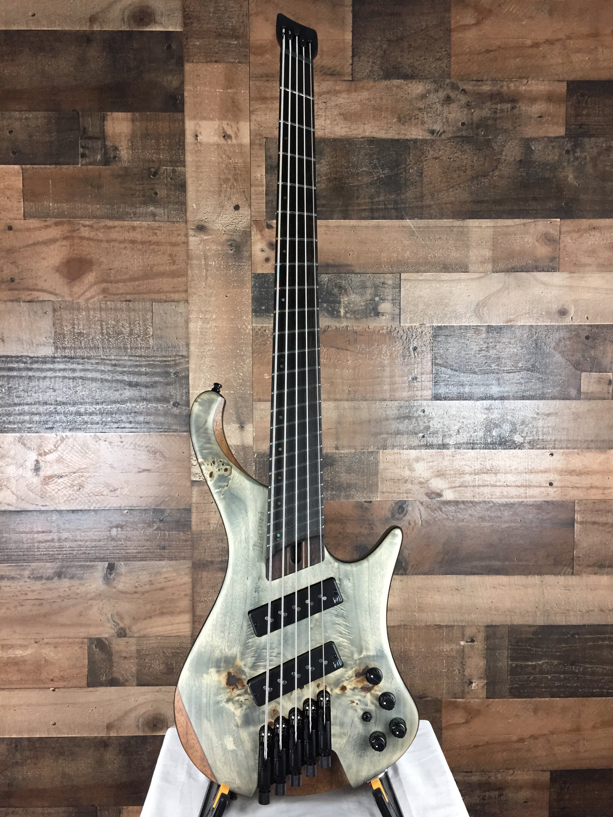 EHB1505MS Headless Bass Guitar, Black Ice Flat, w/Gig Bag, 545