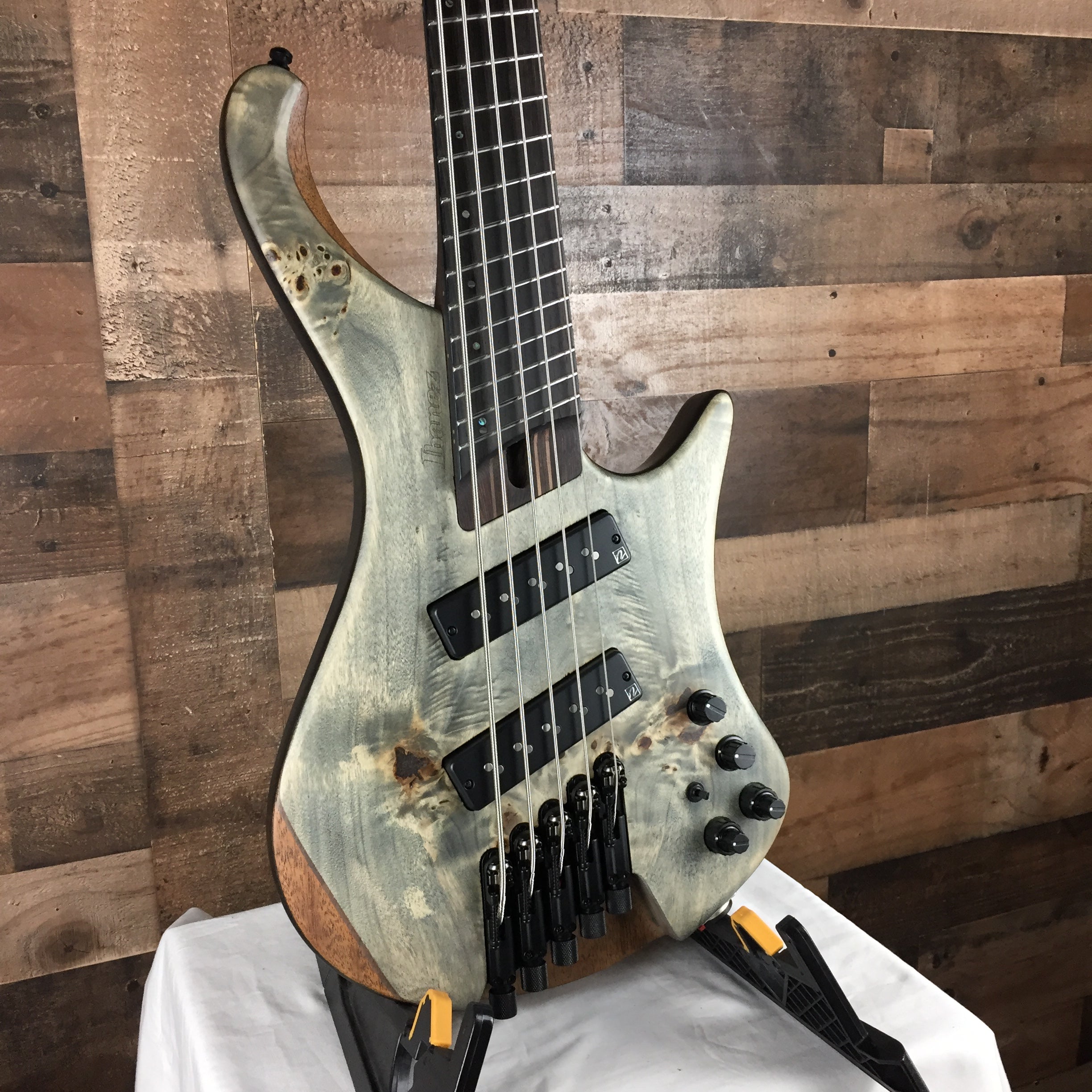 EHB1505MS Headless Bass Guitar, Black Ice Flat, w/Gig Bag, 545