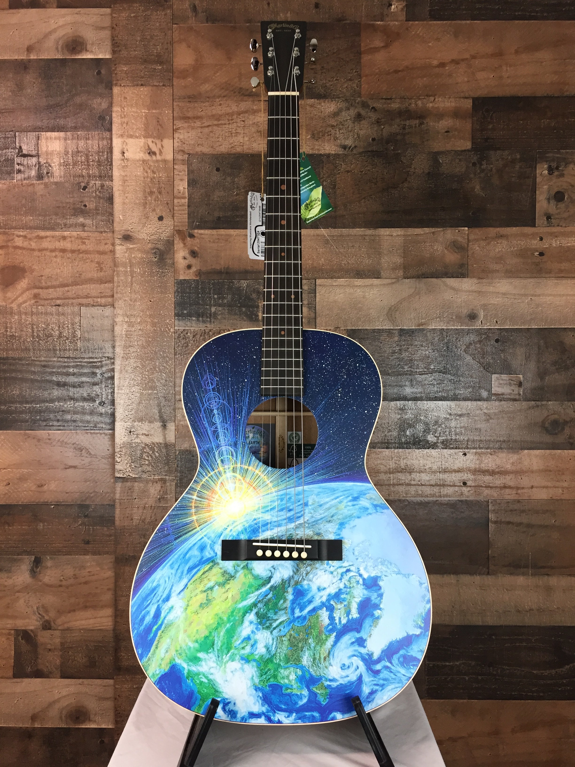 Martin 00L Earth Acoustic Guitar Left-handed with Soft Case, 304