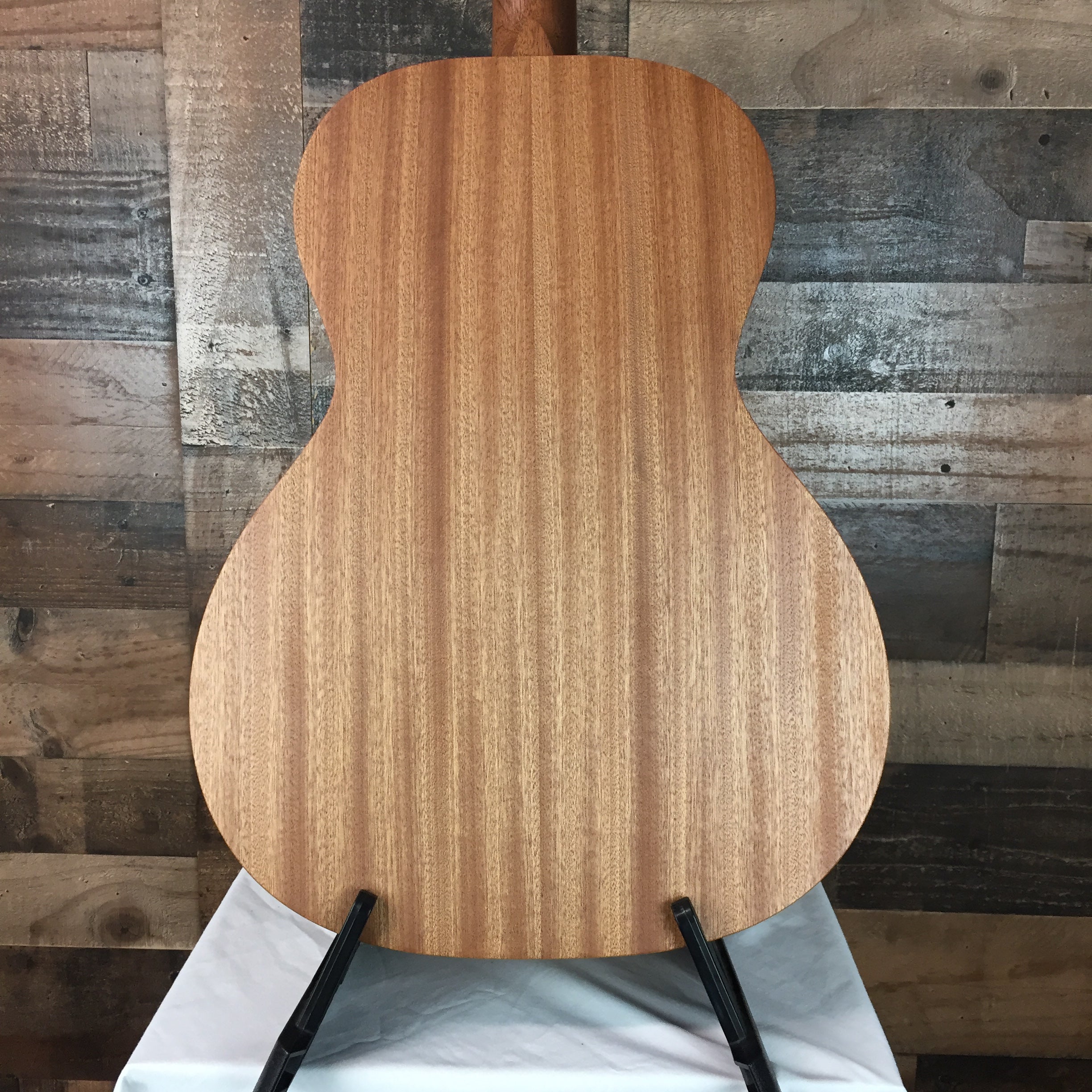 Martin 00L Earth Acoustic Guitar with Soft Case, 466