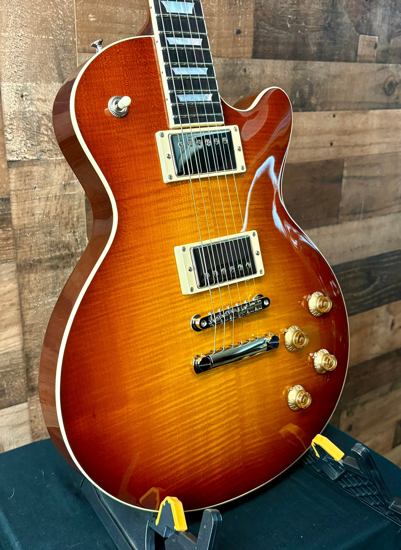 Eastman Guitars SB59 Solidbody Electric Guitar - Truetone Goldburst Gloss, Hardshell Case, 733