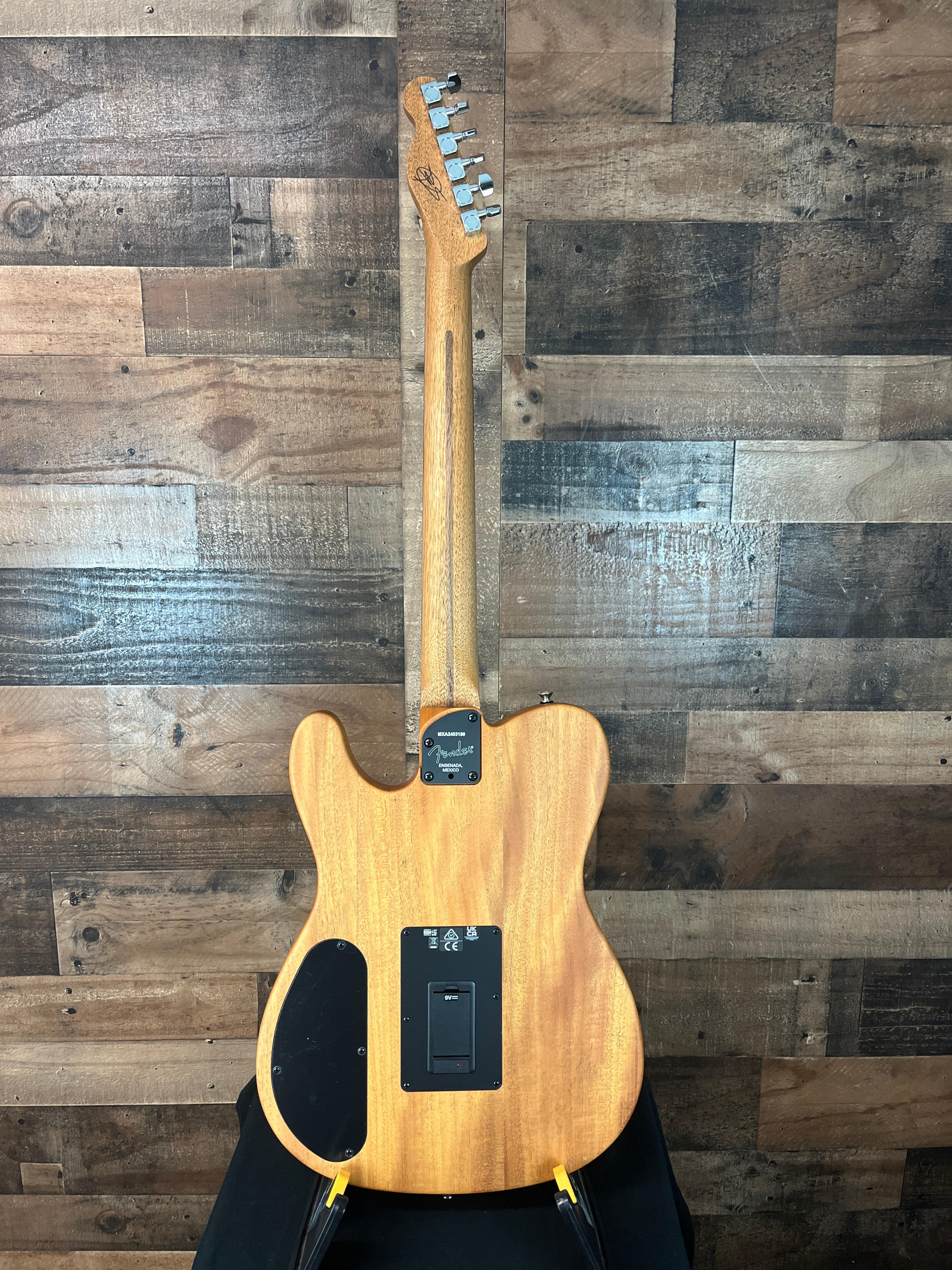 FINNEAS Acoustasonic Player Telecaster, Cappuccino Fade, Gig bag, 180