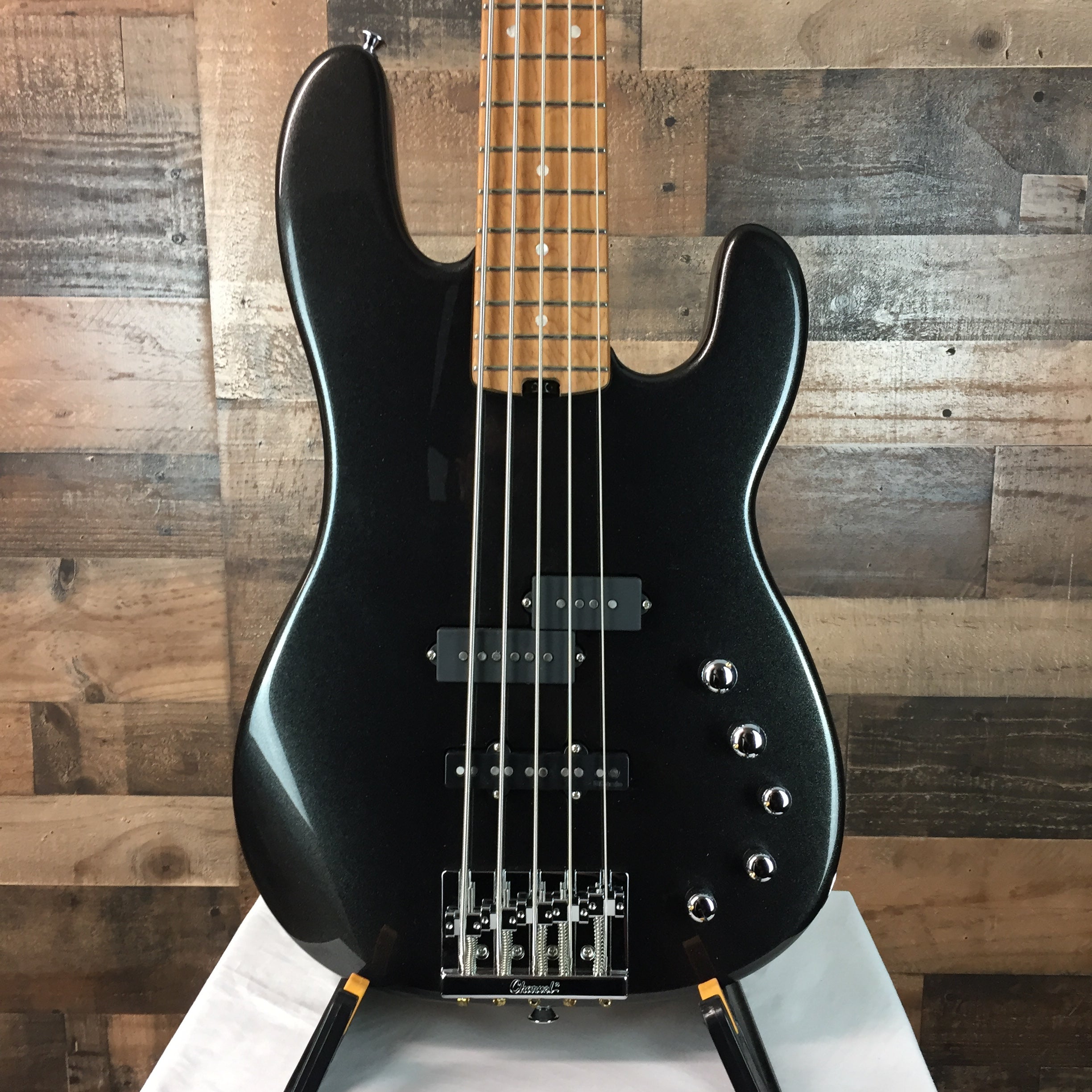 Pro-Mod San Dimas Bass PJ V Metallic Black, 239
