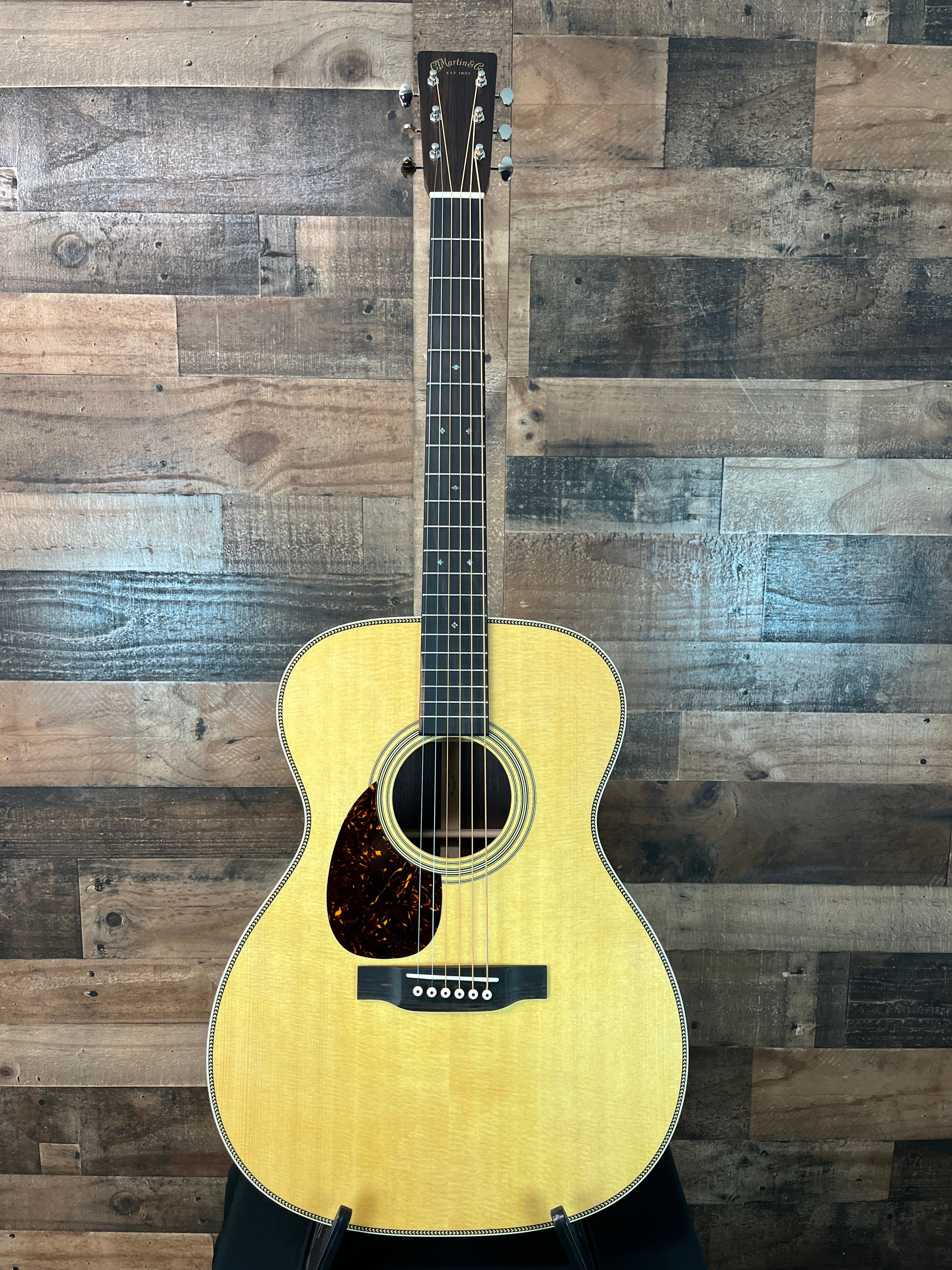 Martin OM-28 OM28 Left-handed, Natural, Hardcase, 563