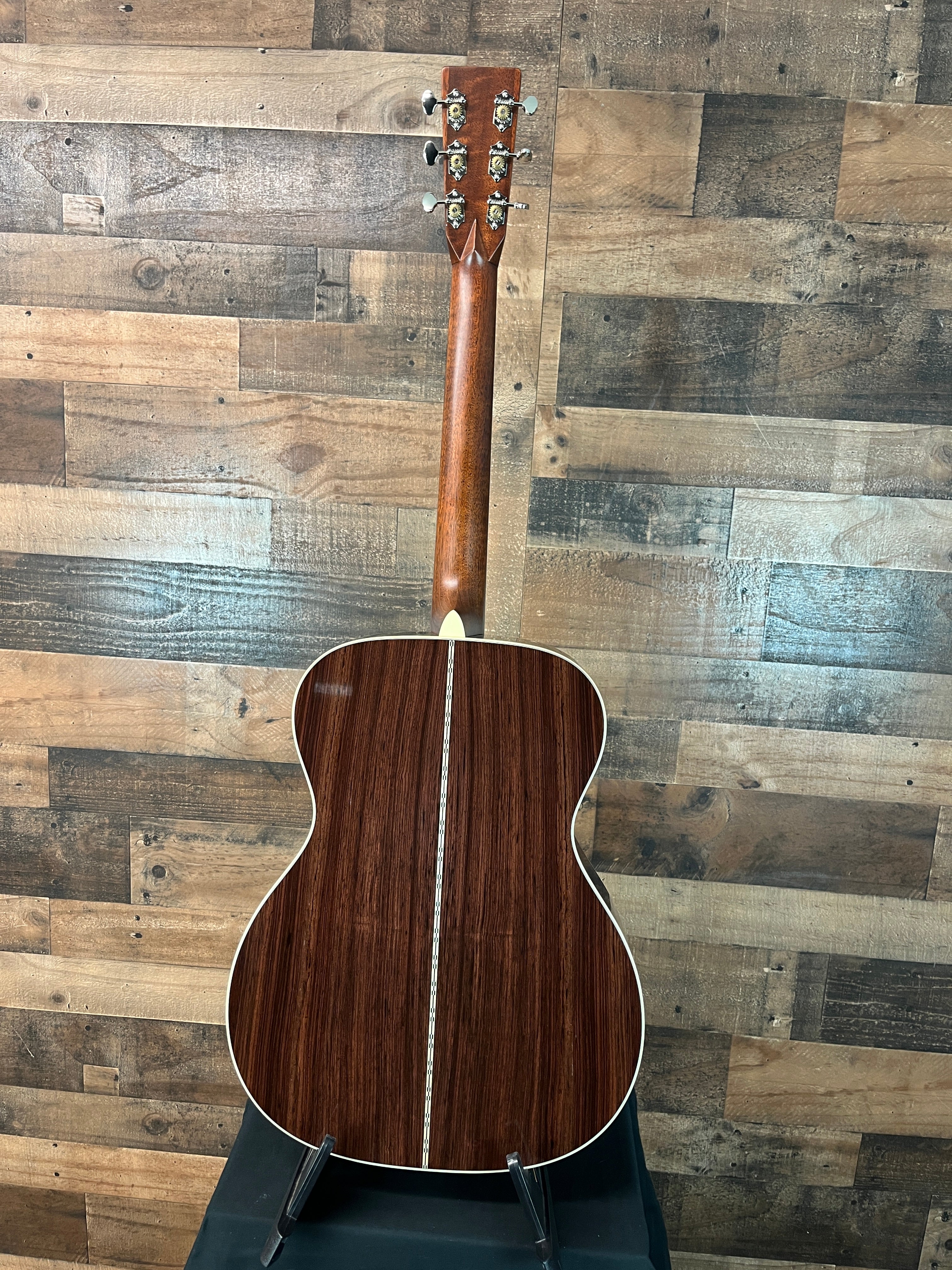 Martin OM-28 OM28 Left-handed, Natural, Hardcase, 563