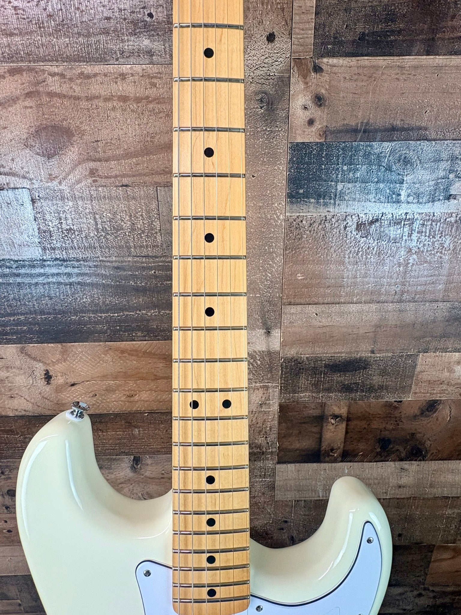 Fender Standard Stratocaster Electric Guitar, Olympic White, 974