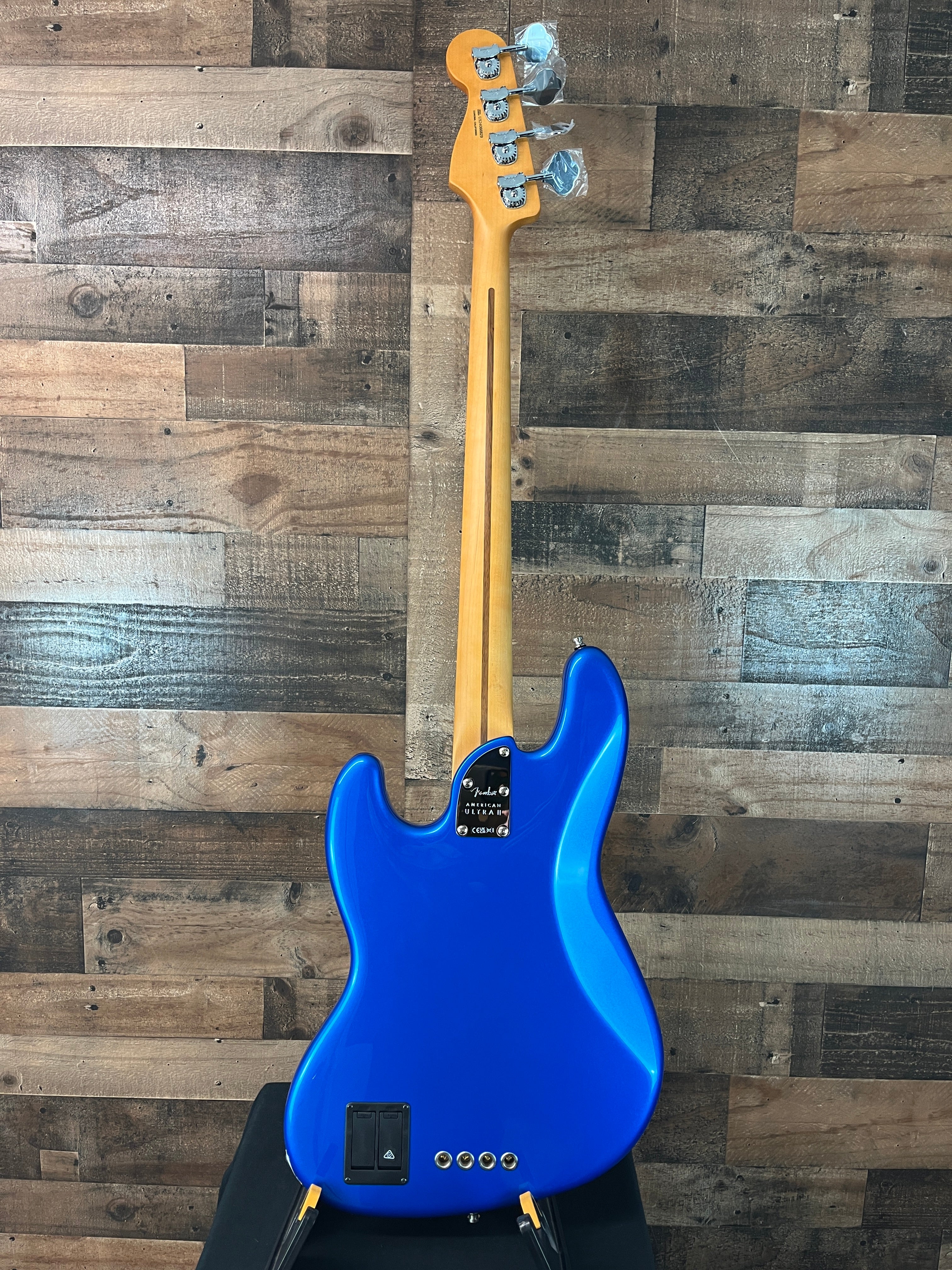 Fender American Ultra II Jazz Bass, Noble Blue, Ebony Fingerboard, Hard Case, 829