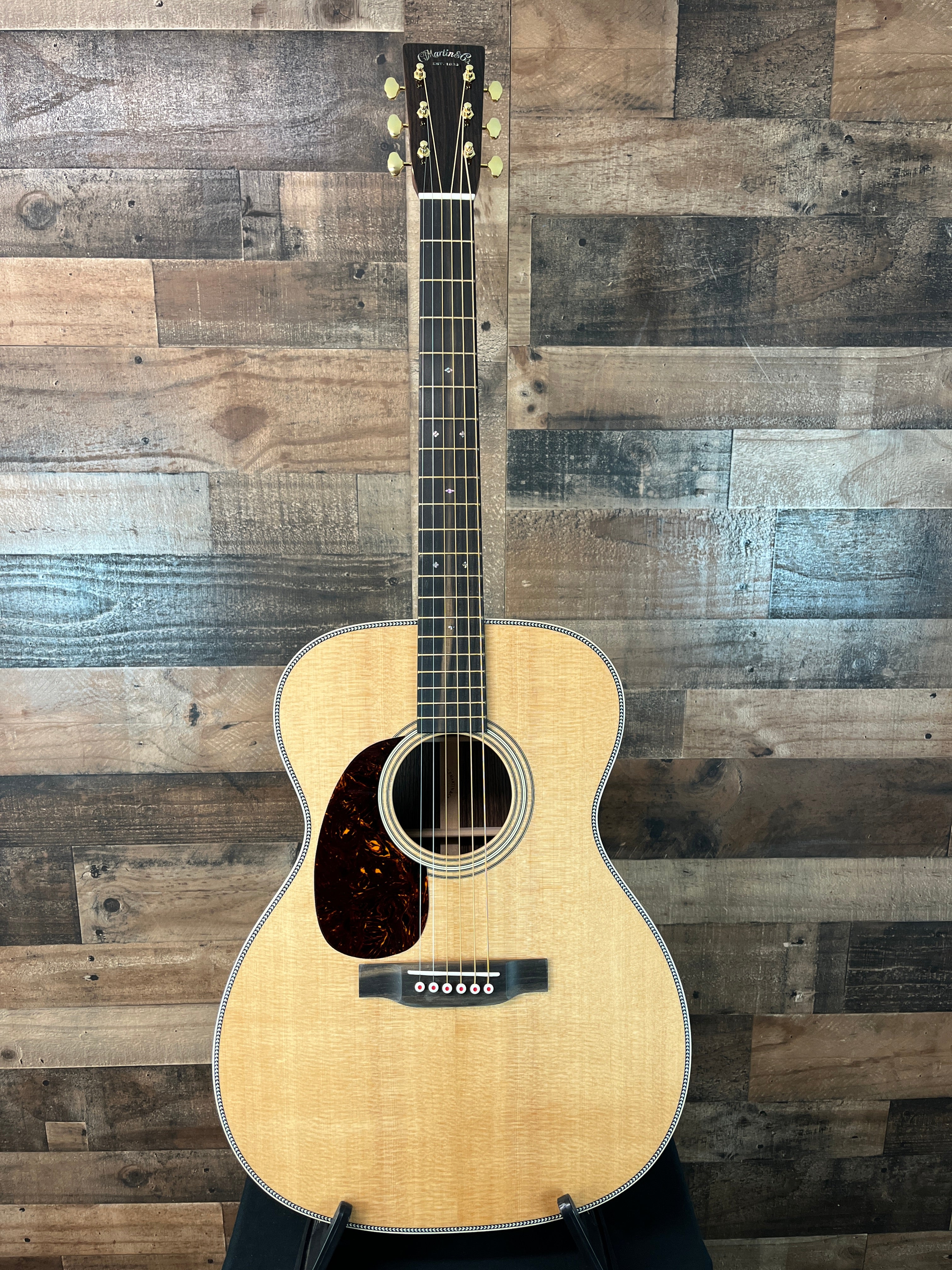 000-28 Modern Deluxe Auditorium Acoustic Guitar Natural, Left-handed, 292