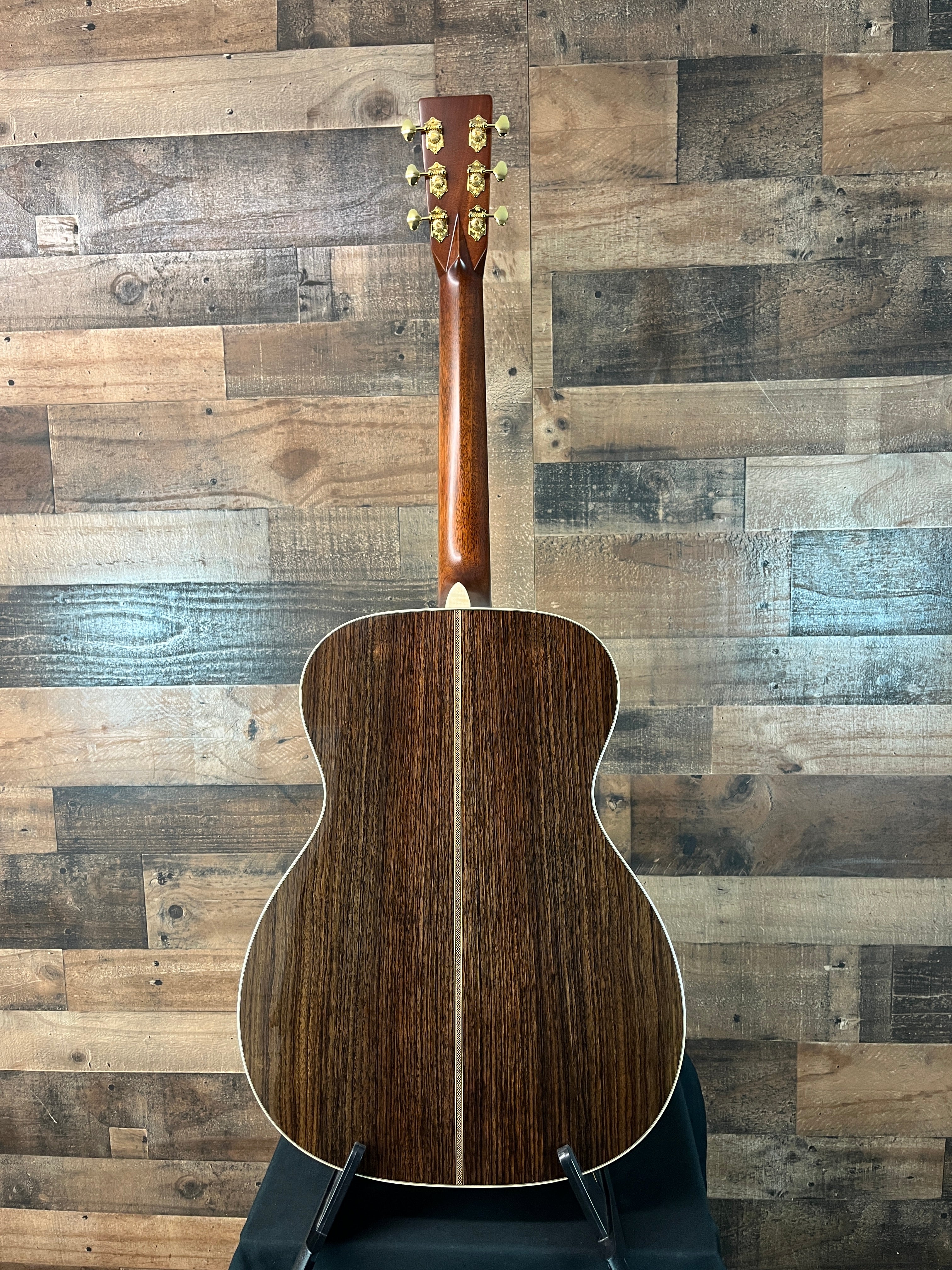 000-28 Modern Deluxe Auditorium Acoustic Guitar Natural, Left-handed, 292