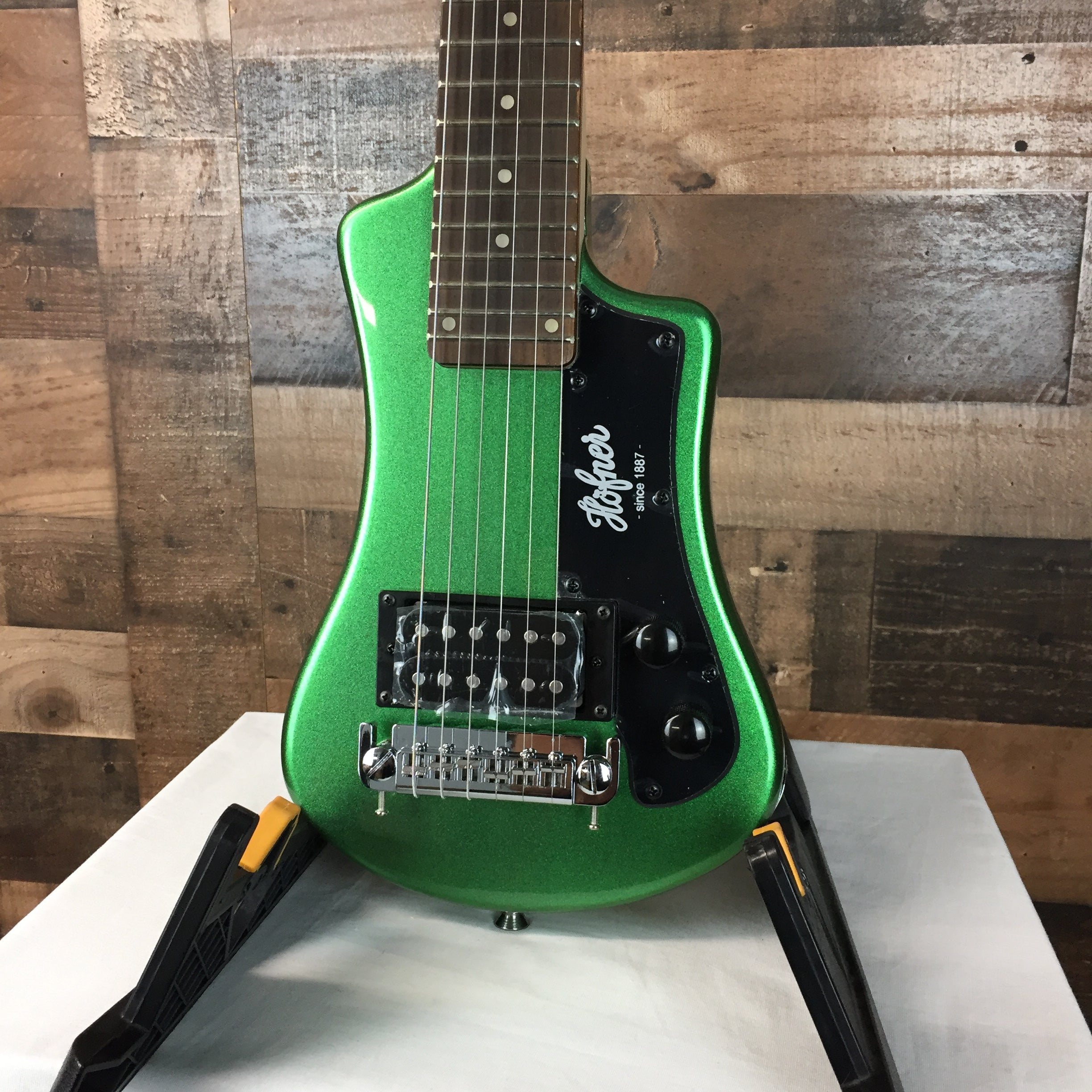 Hofner Shorty HCT-SH Cadillac Green w/ Gig Bag, 783