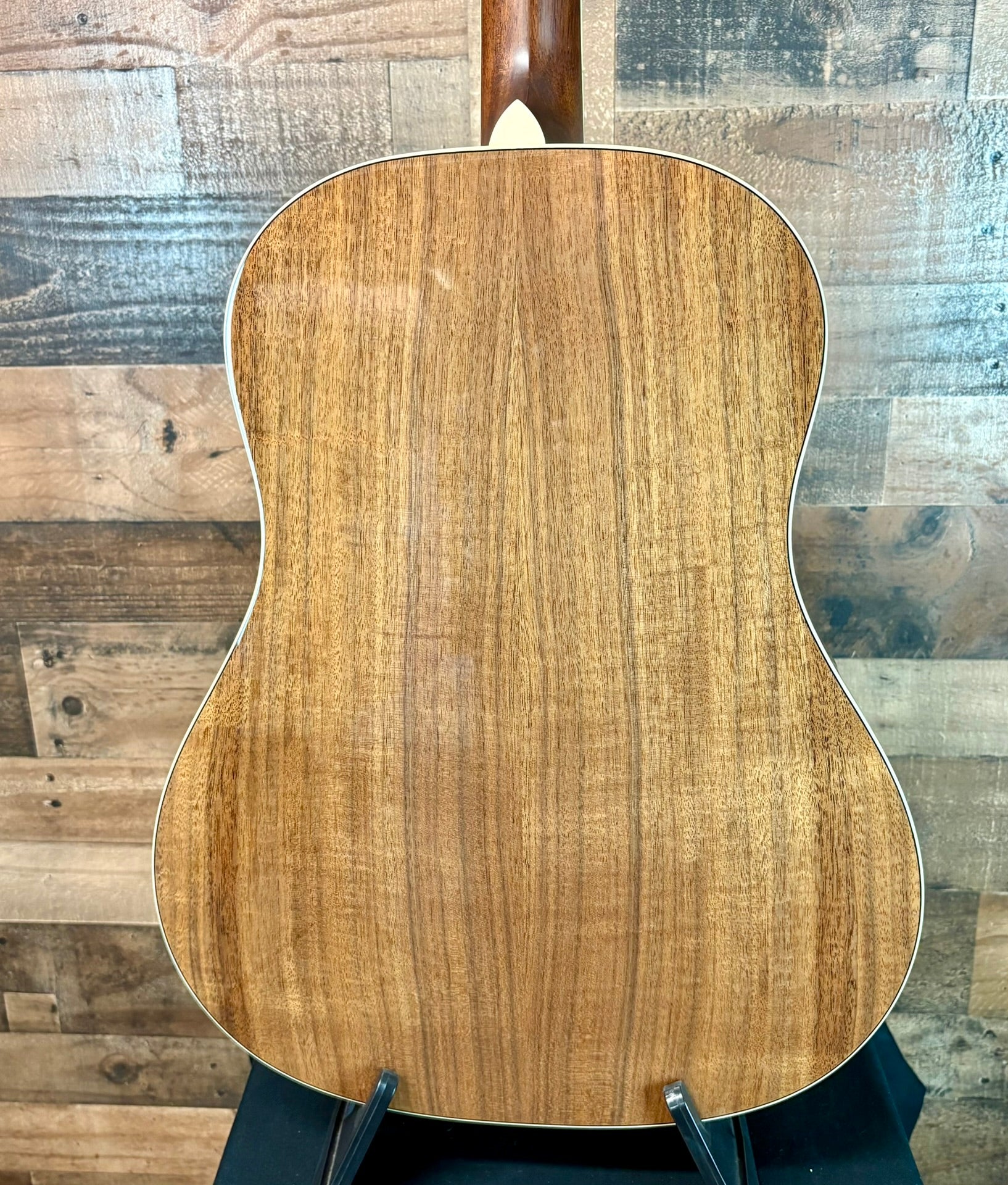 Bourgeois Luke Bryan Signature Touchstone Series Slope Shoulder Dreadnought Sunburst