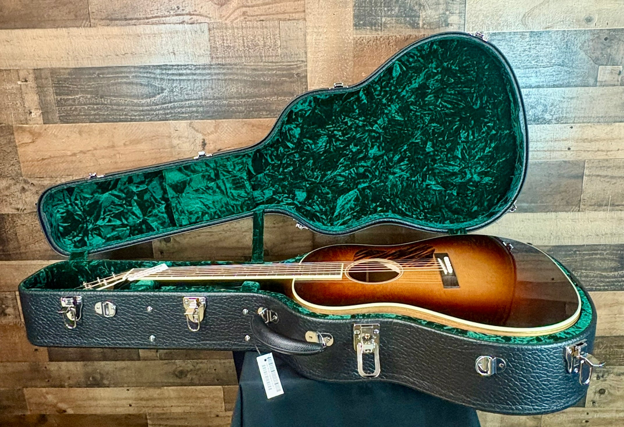 Bourgeois Luke Bryan Signature Touchstone Series Slope Shoulder Dreadnought Sunburst