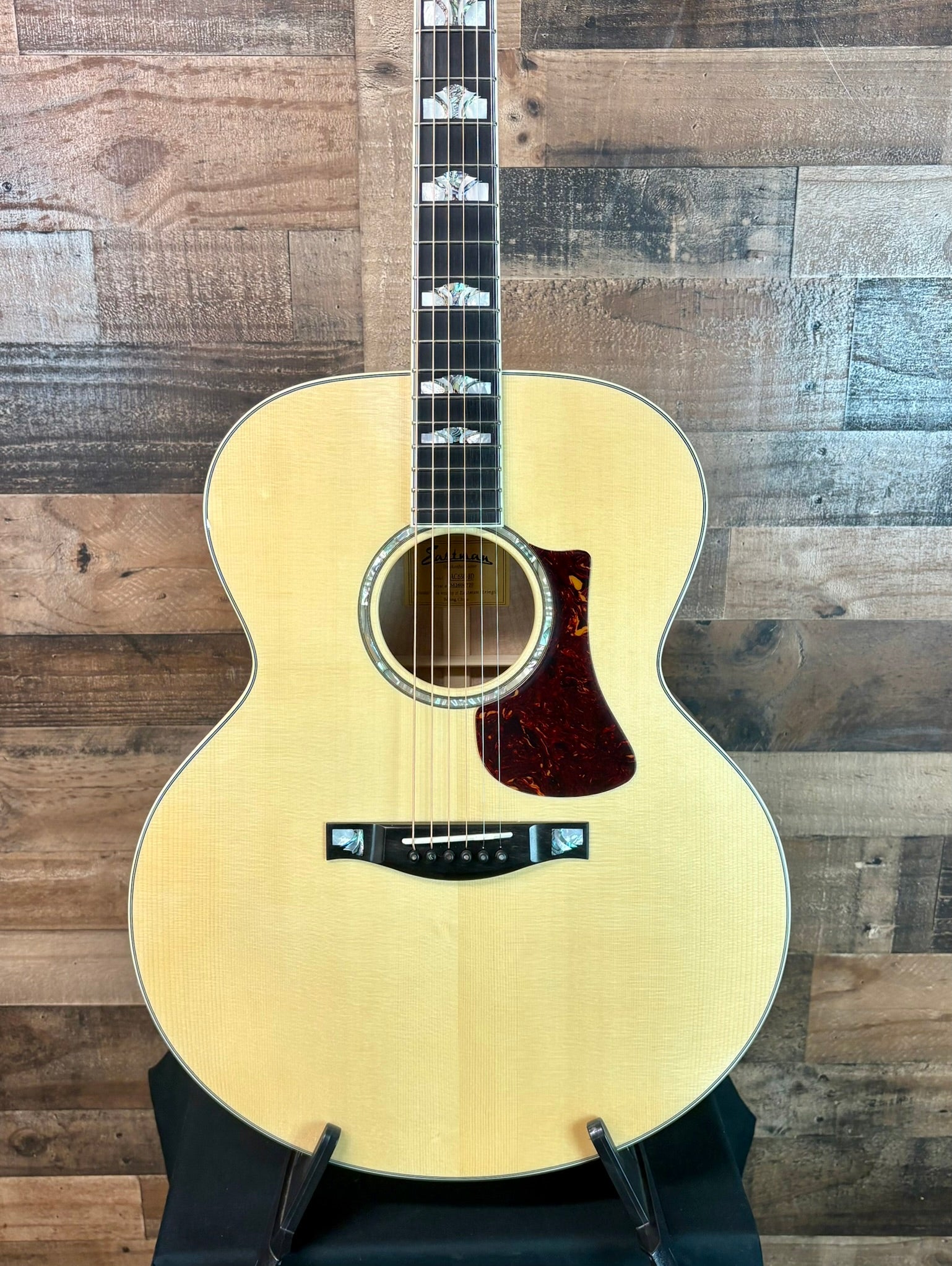 Eastman Guitars AC630 Natural