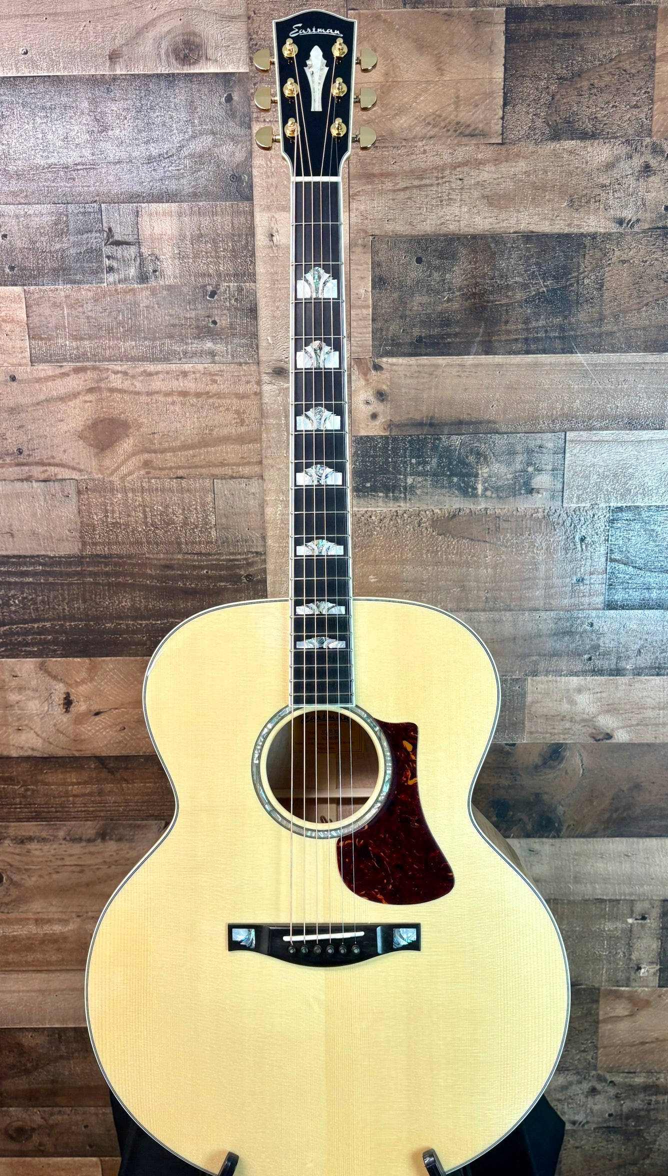 Eastman Guitars AC630 Natural