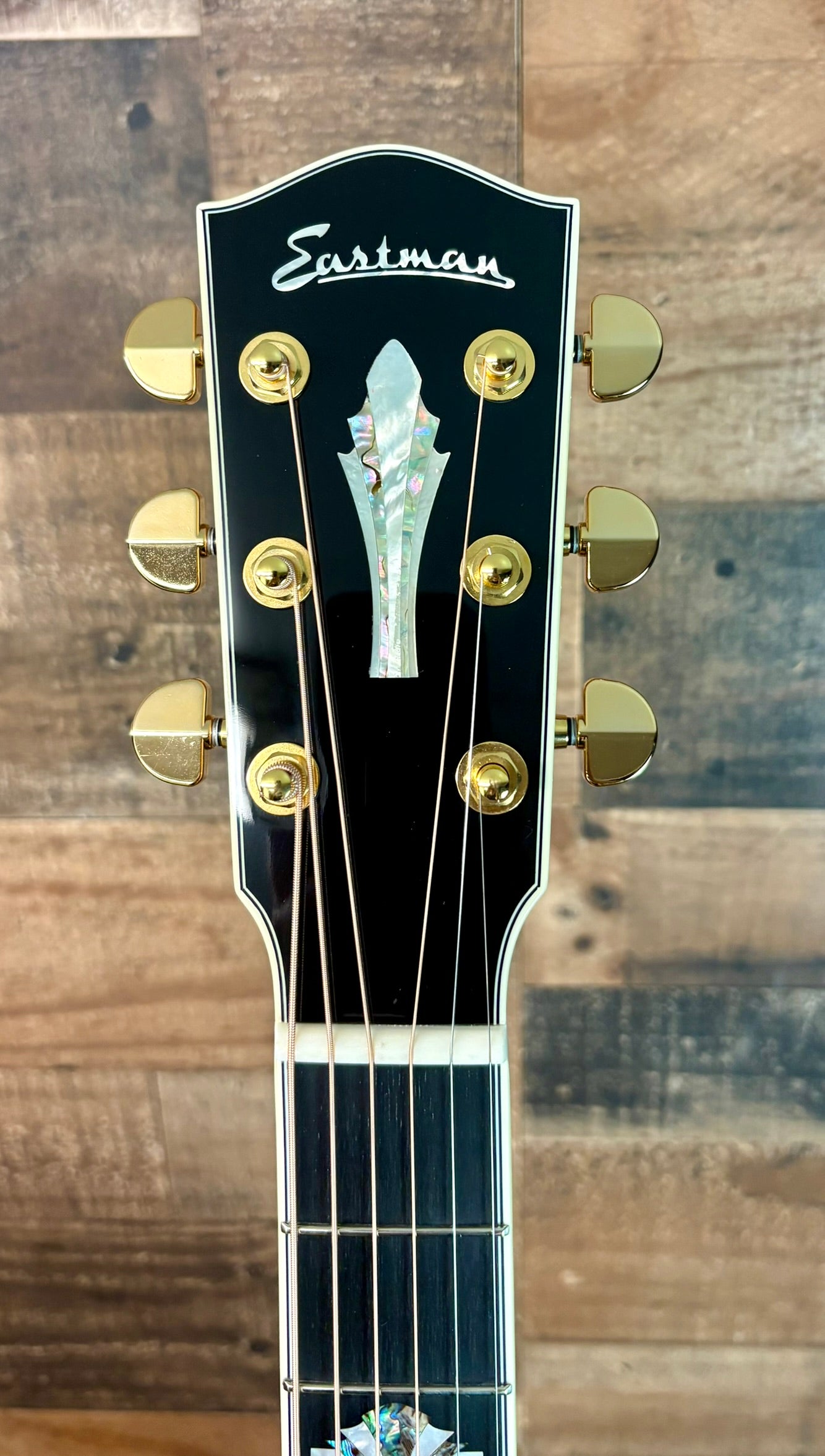 Eastman Guitars AC630 Natural