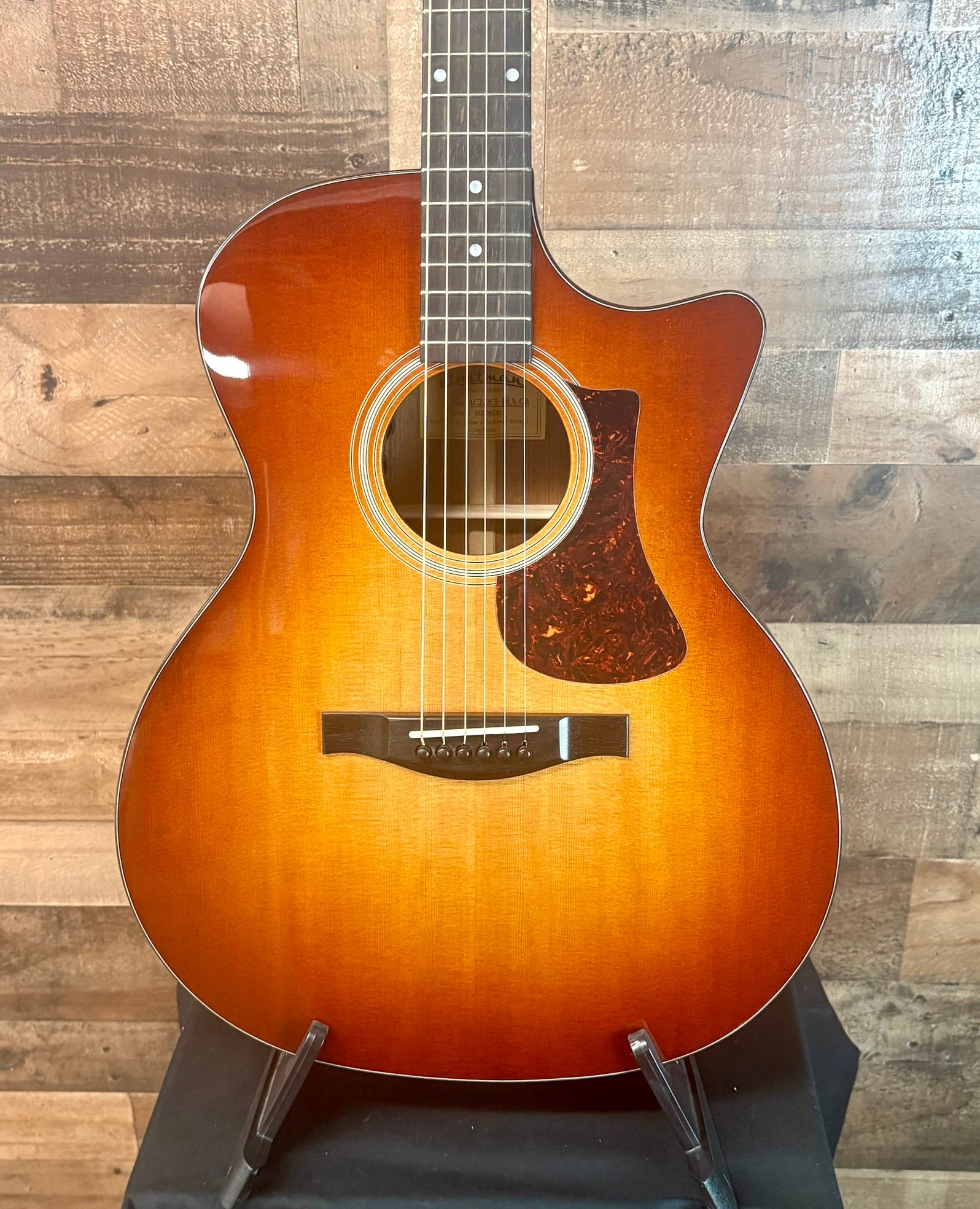 Eastman AC222CE Deluxe Goldburst