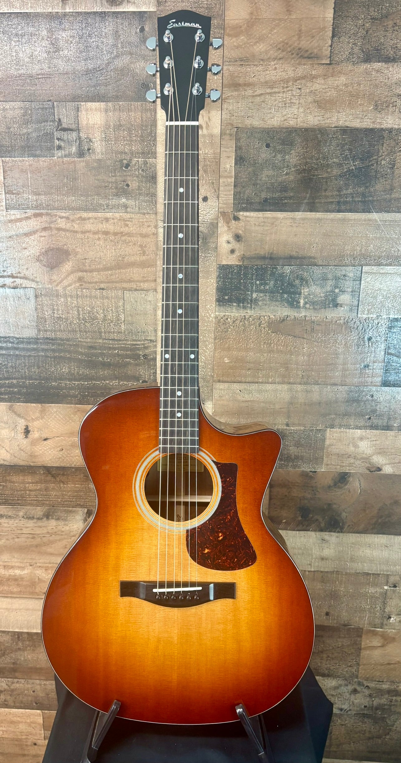 Eastman AC222CE Deluxe Goldburst