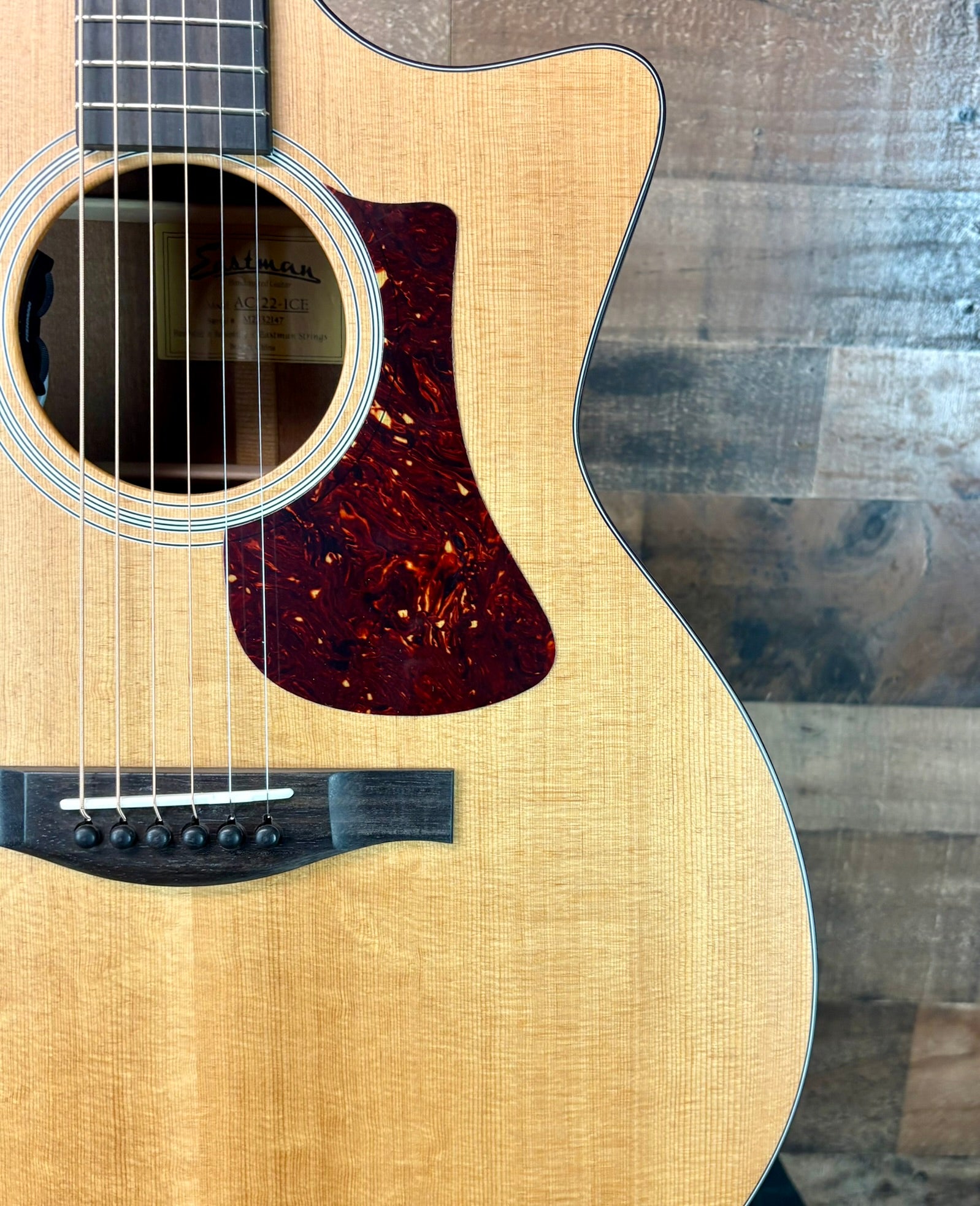 Eastman AC122-1CE Grand Auditorium Natural