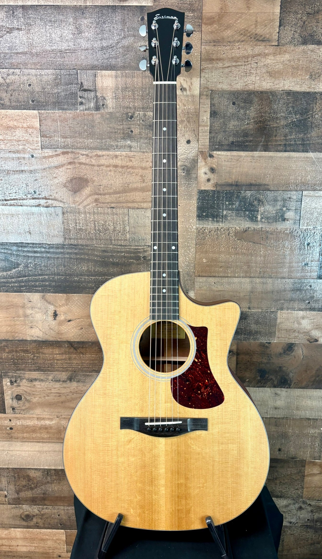 Eastman AC122-1CE Grand Auditorium Natural