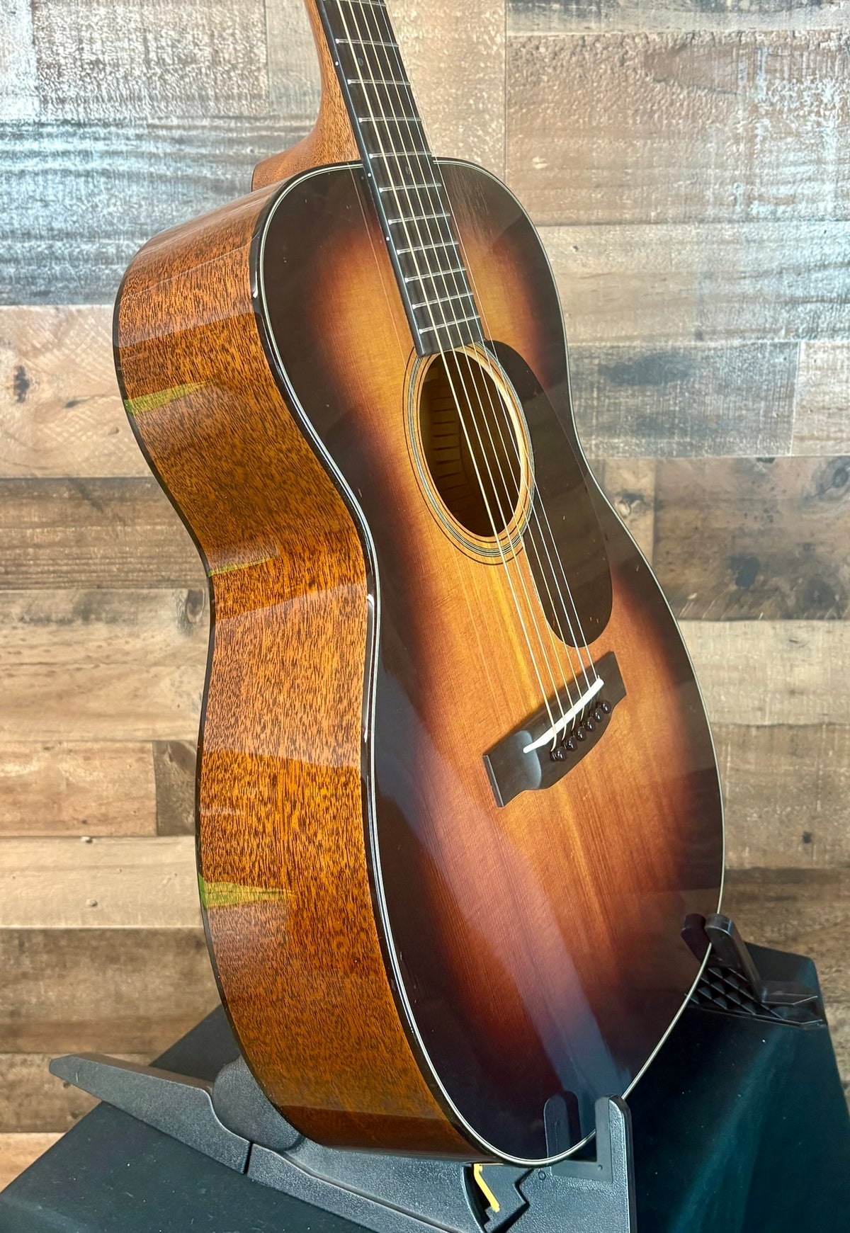 Martin 00-18 Joe Bonamassa Acoustic Guitar