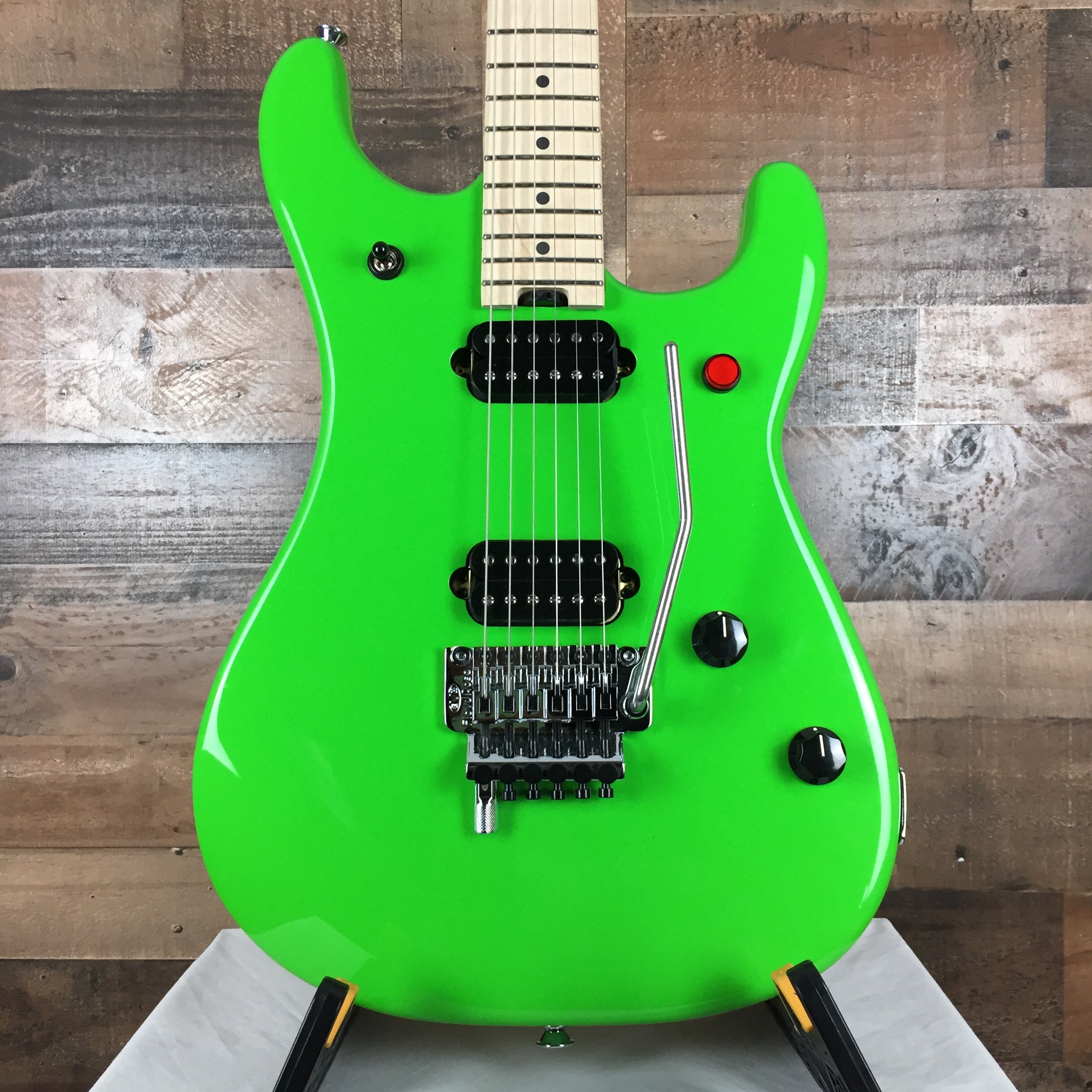 EVH 5150 Standard Series Electric Guitar Slime Green SCRATCH/DENT, 333