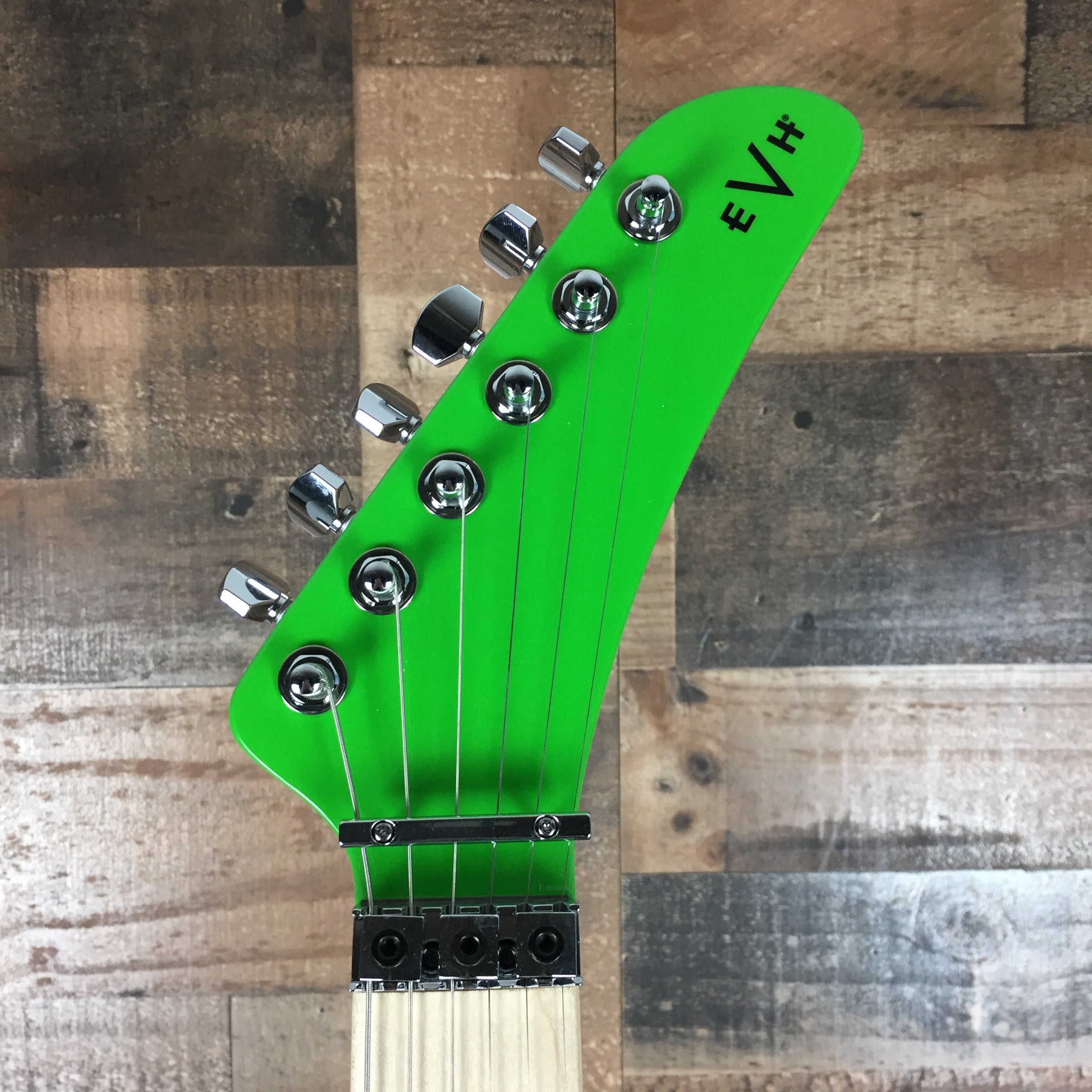 EVH 5150 Standard Series Electric Guitar Slime Green SCRATCH/DENT, 333