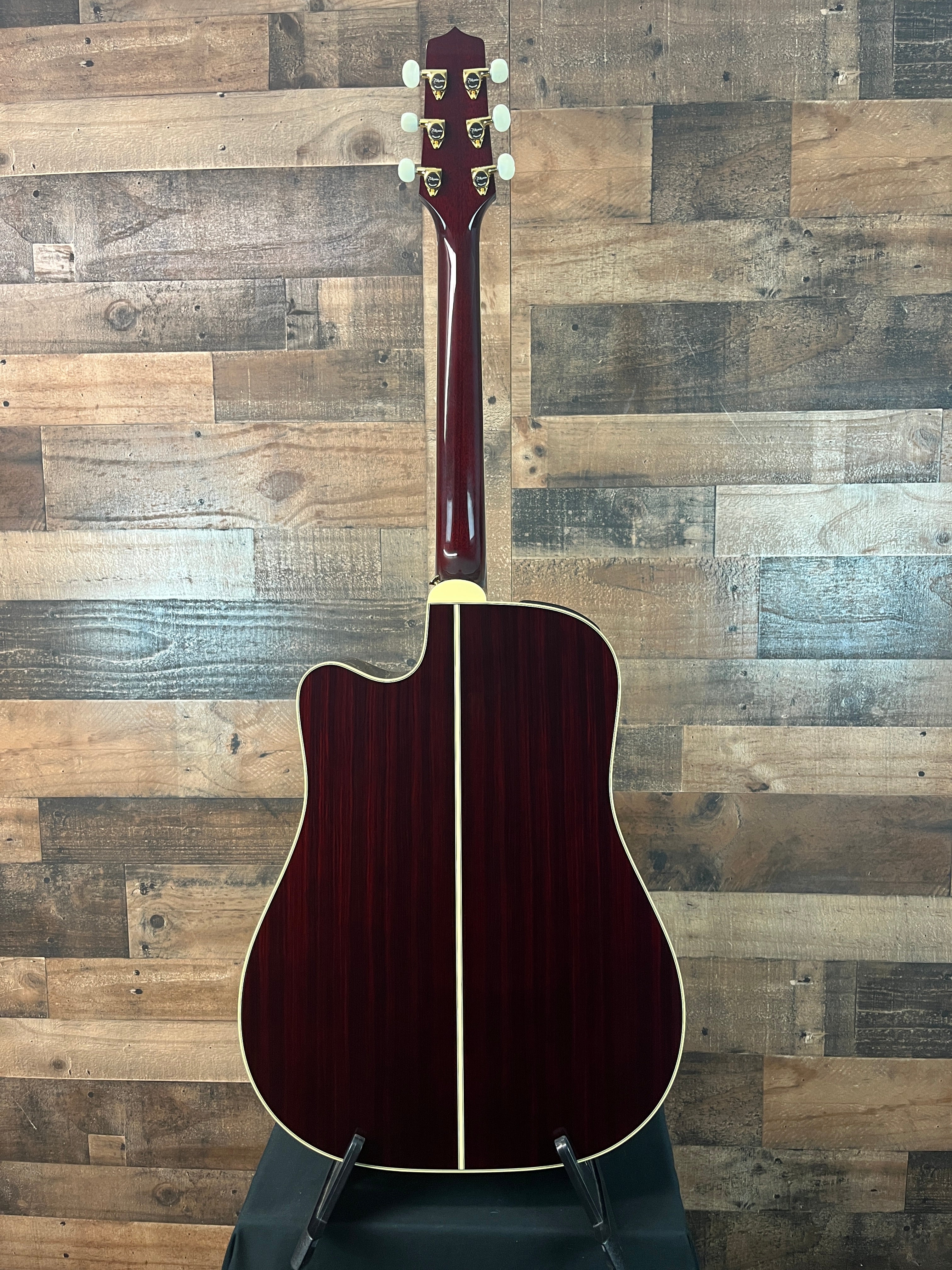 Takamine JJ325SRC John Jorgenson Acoustic/Electric Gloss Red, Hybrid Case, 419