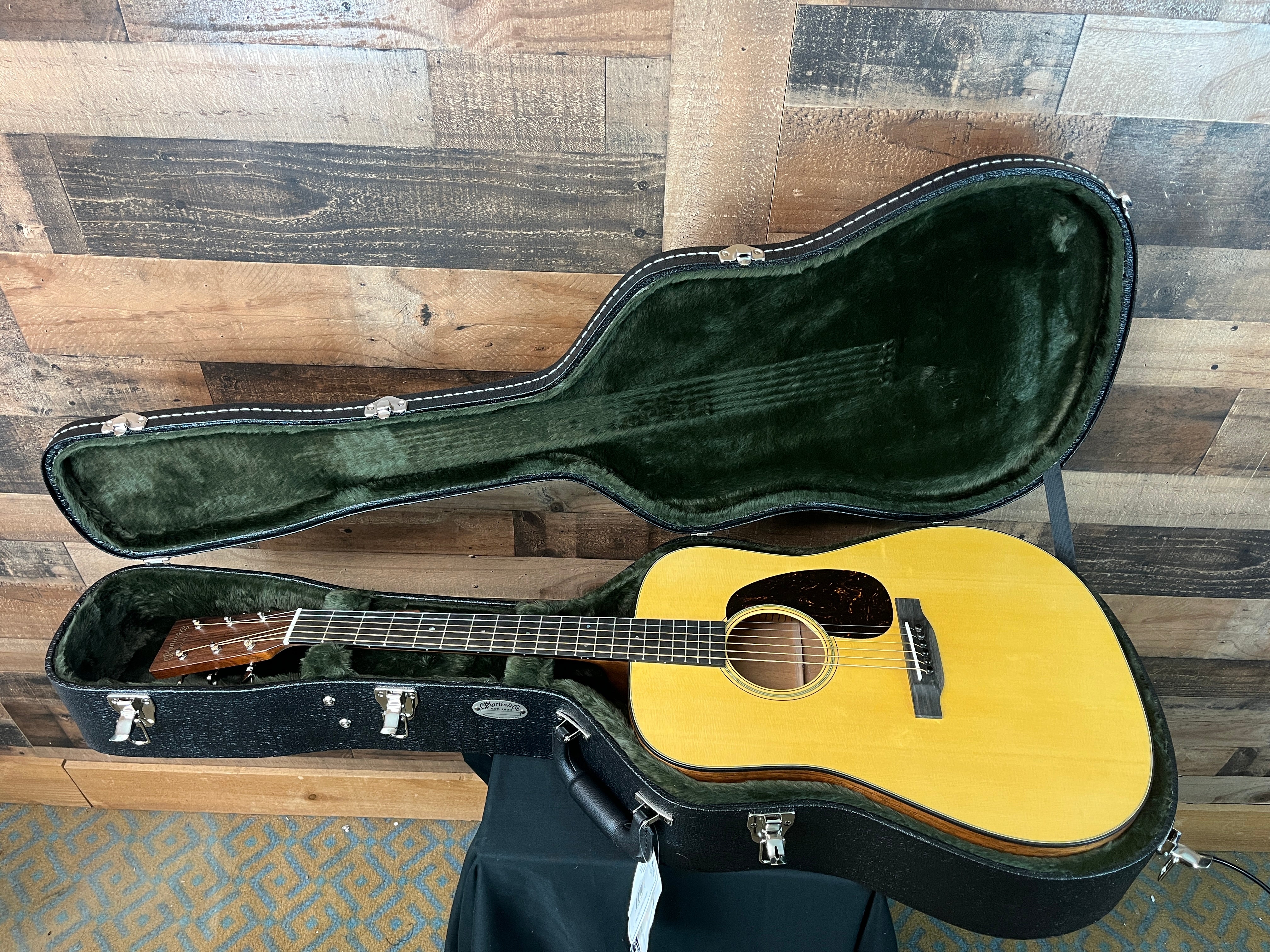 D-18 Satin, 2025 Model, Natural, Hardcase, 738