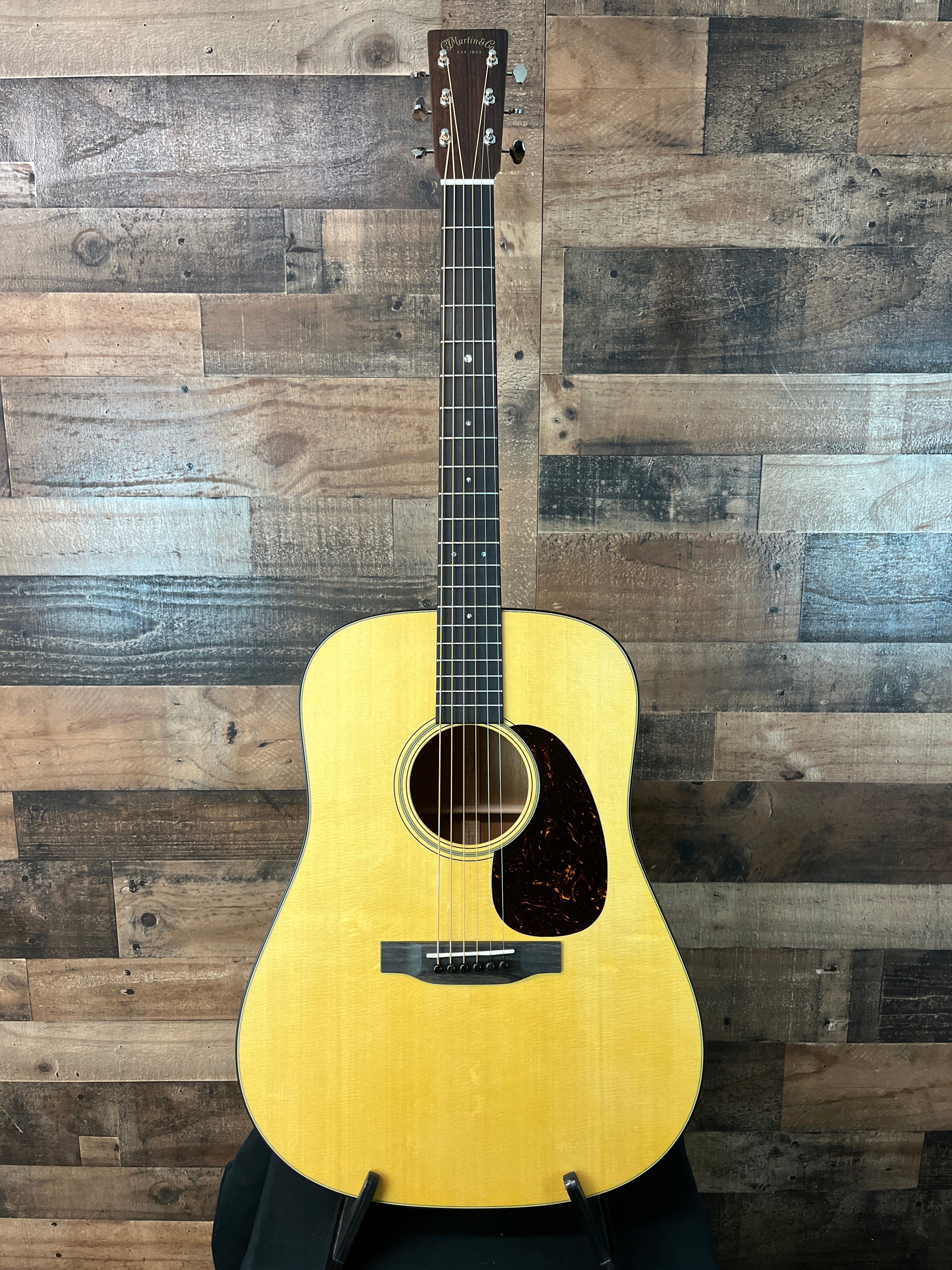 D-18 Satin, 2025 Model, Natural, Hardcase, 738