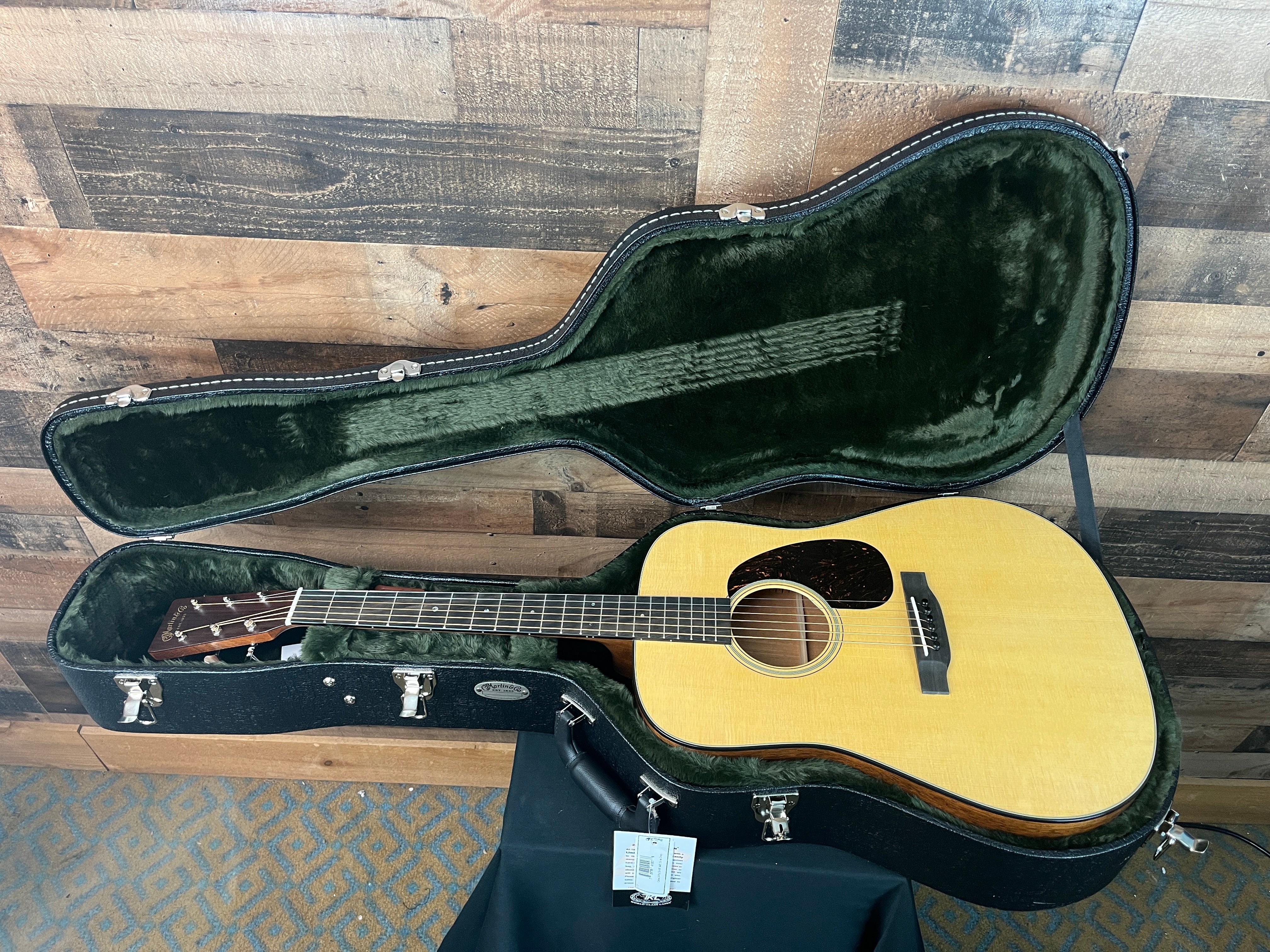 D-18 Standard Series, 2025 Model, Acoustic Guitar, Natural, Hard Case, 055