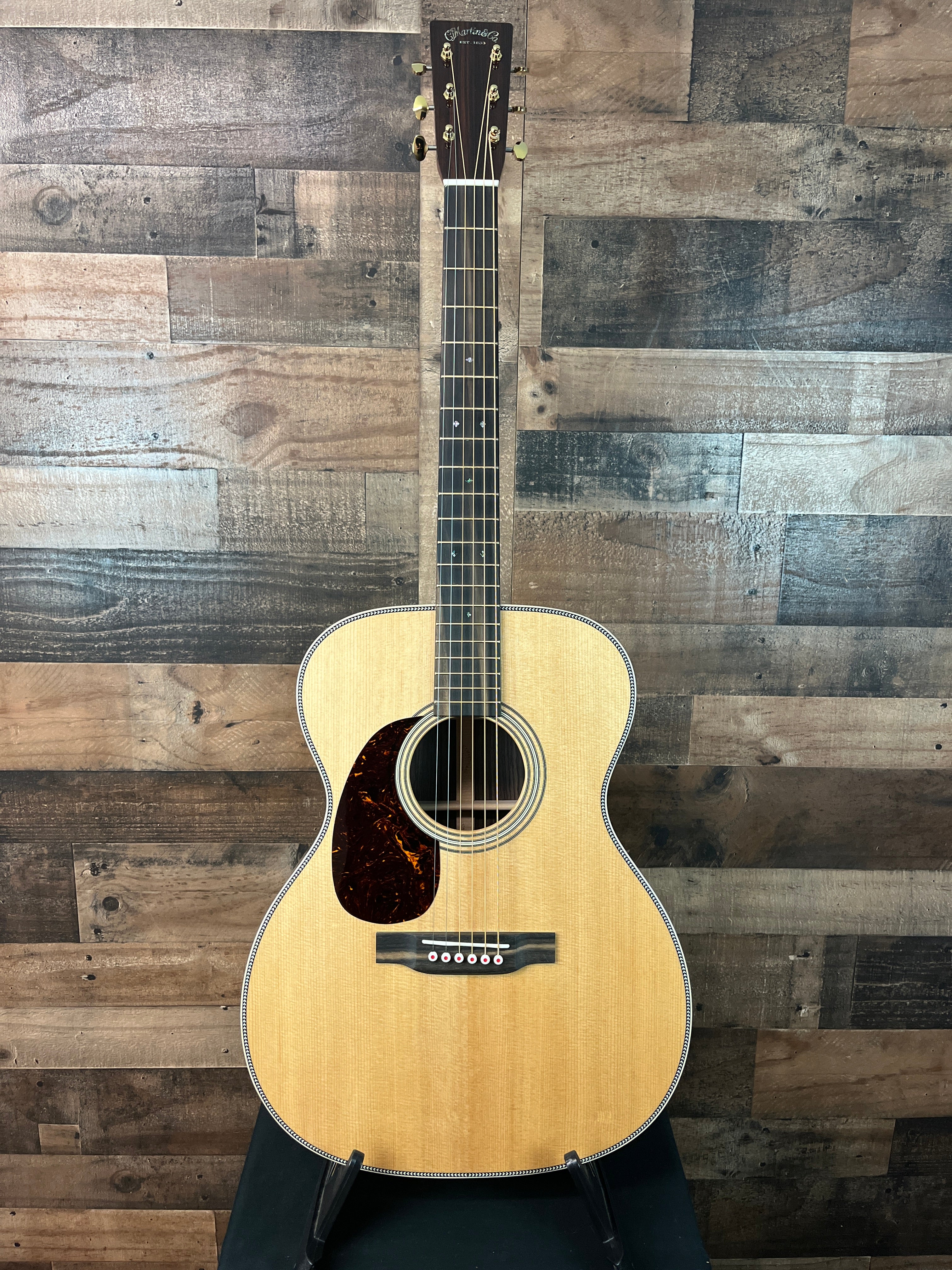Martin 000-28 Modern Deluxe Acoustic Guitar Natural, Left-handed, 479