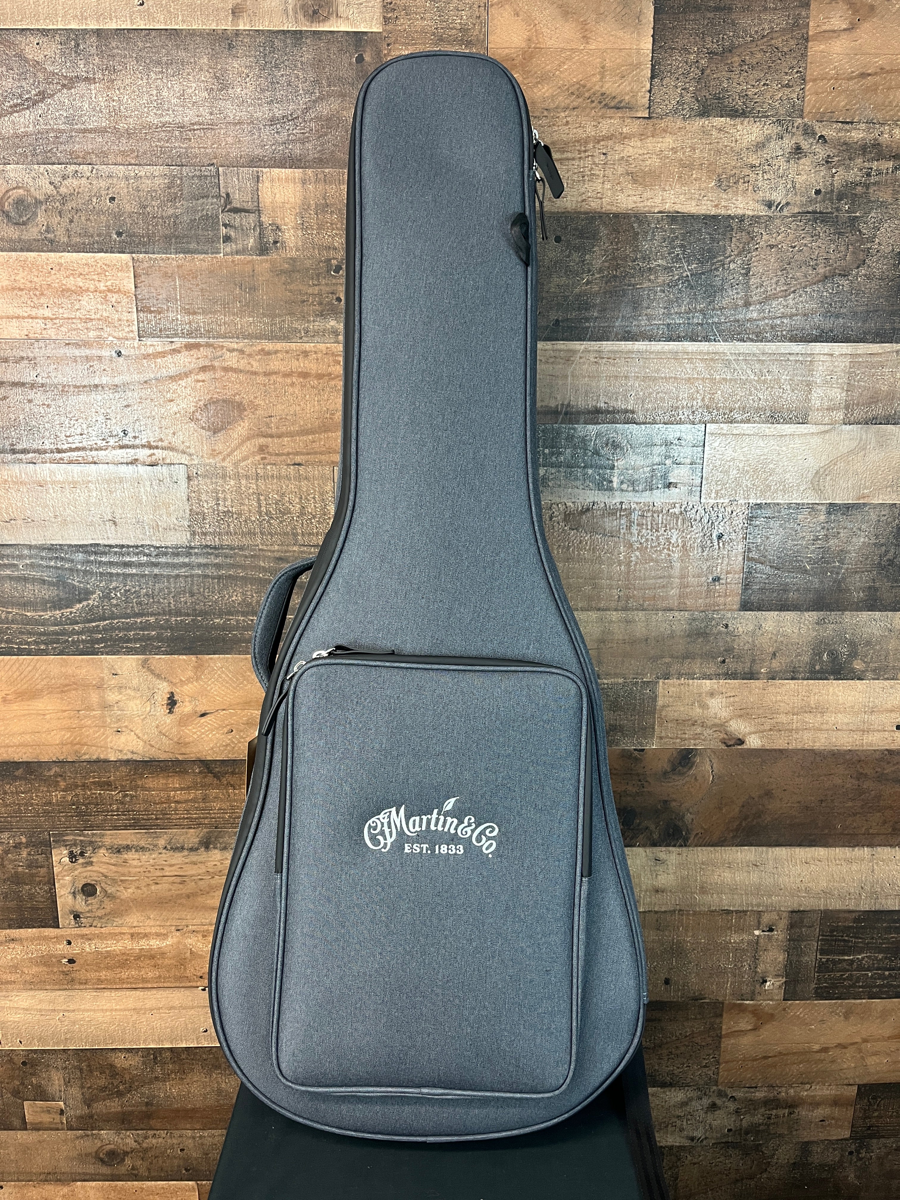Martin DJR-E StreetMaster 2025, Soft Case, 430