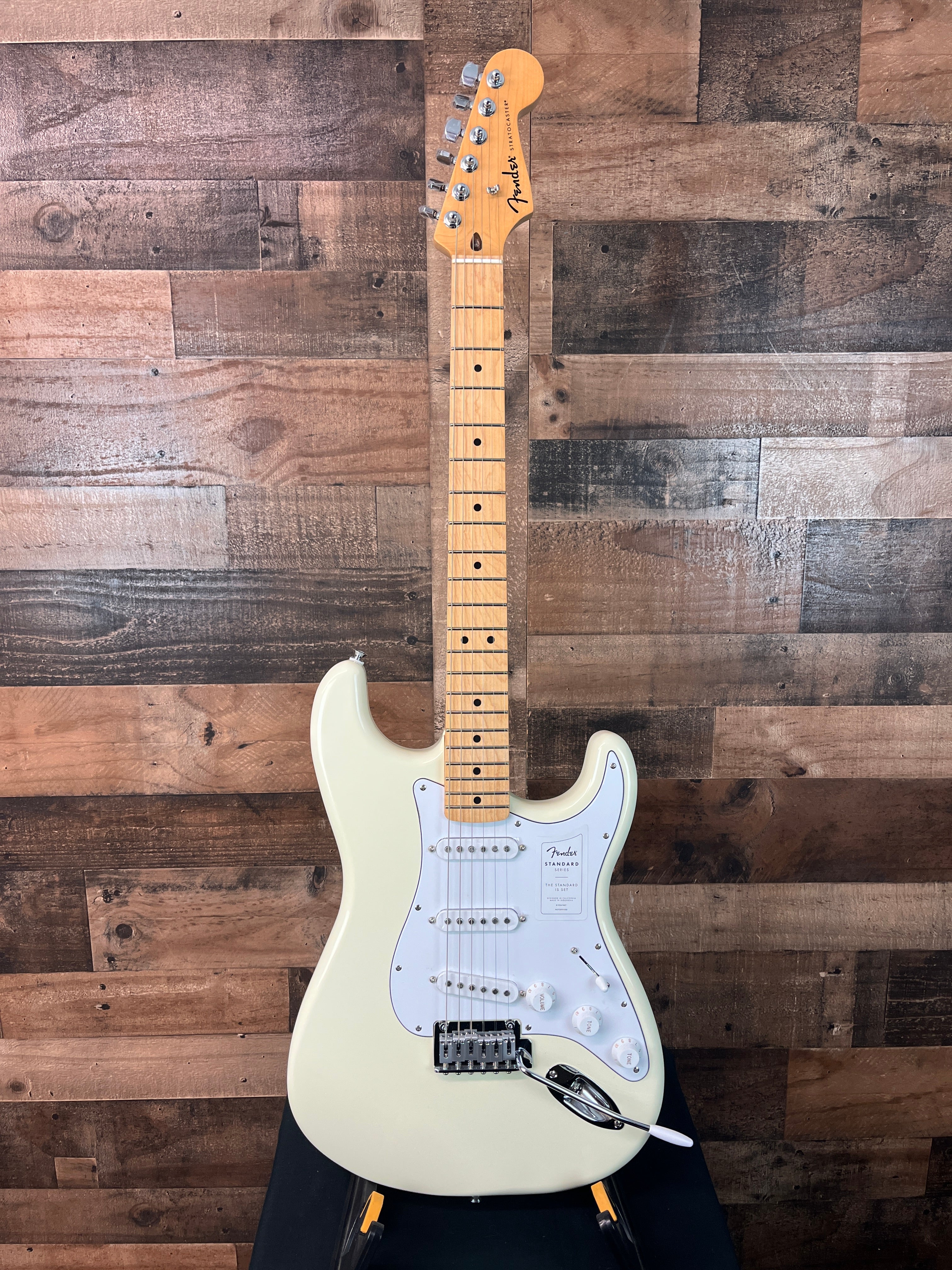 Fender Standard Stratocaster, Olympic White, 646