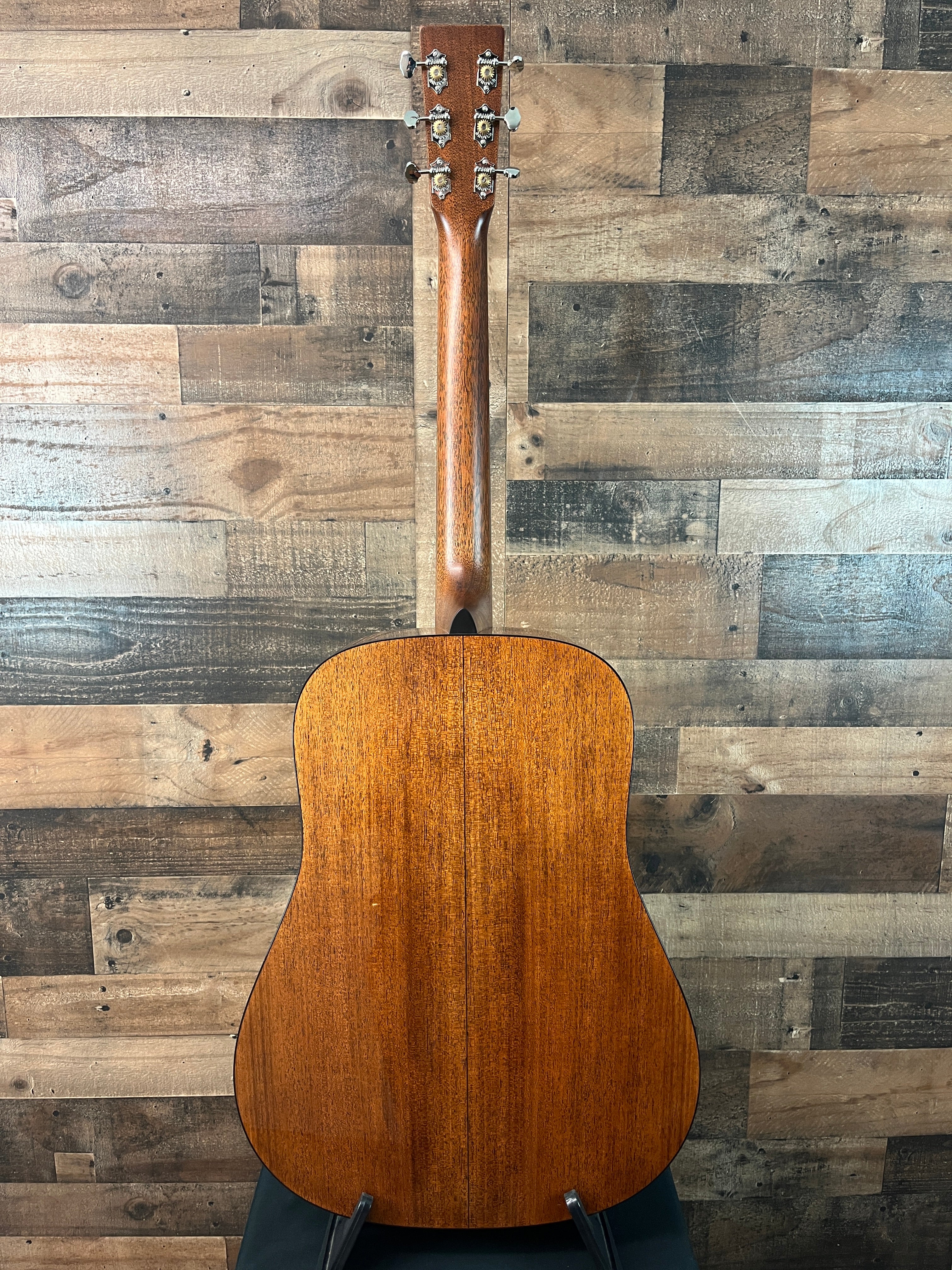 Martin D-18 2025 - Left-Handed, Hard Case, 798