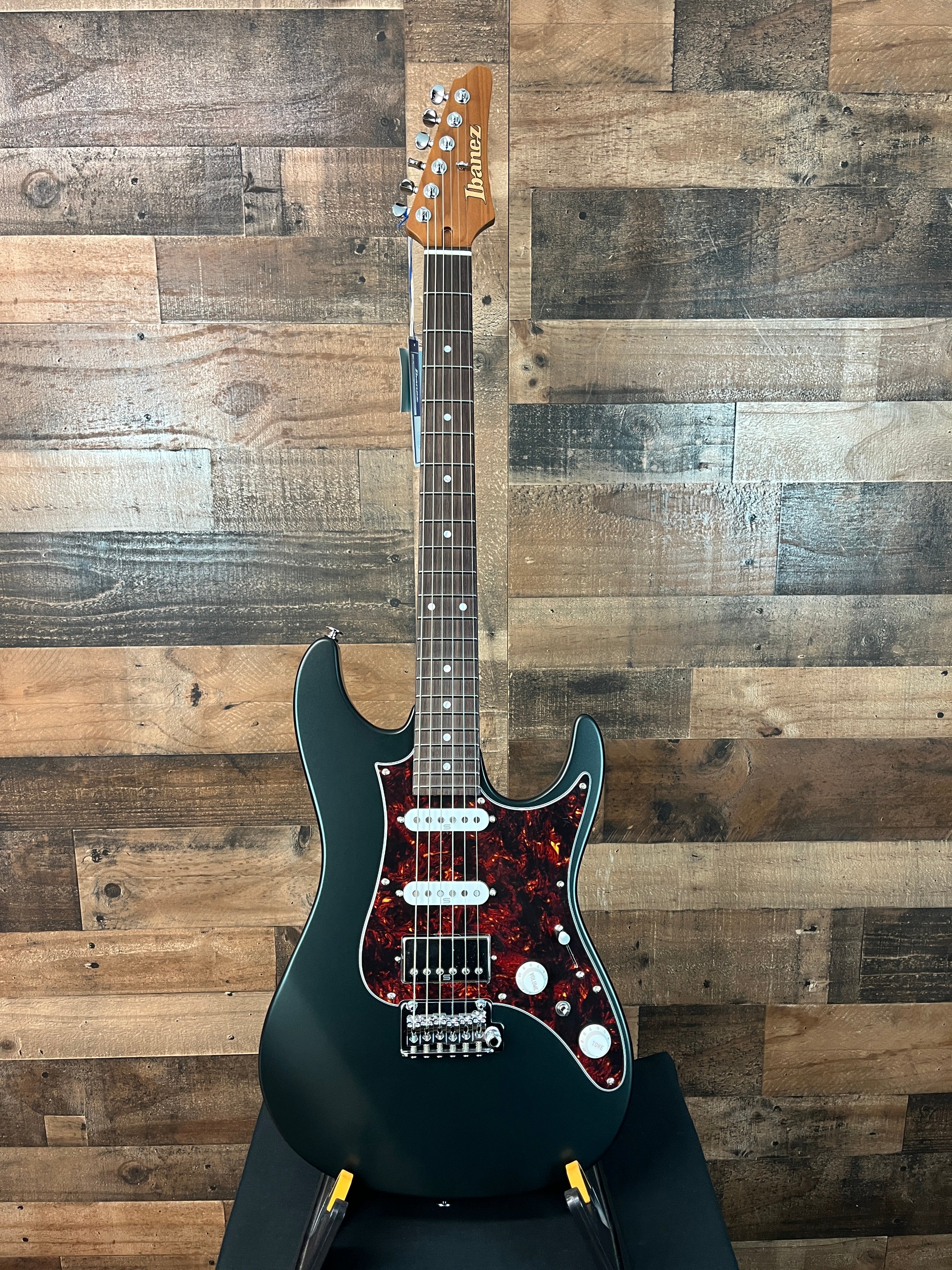 Prestige AZ2204N Electric Guitar, Ivy Green Metallic Flat, Hard Case, 164