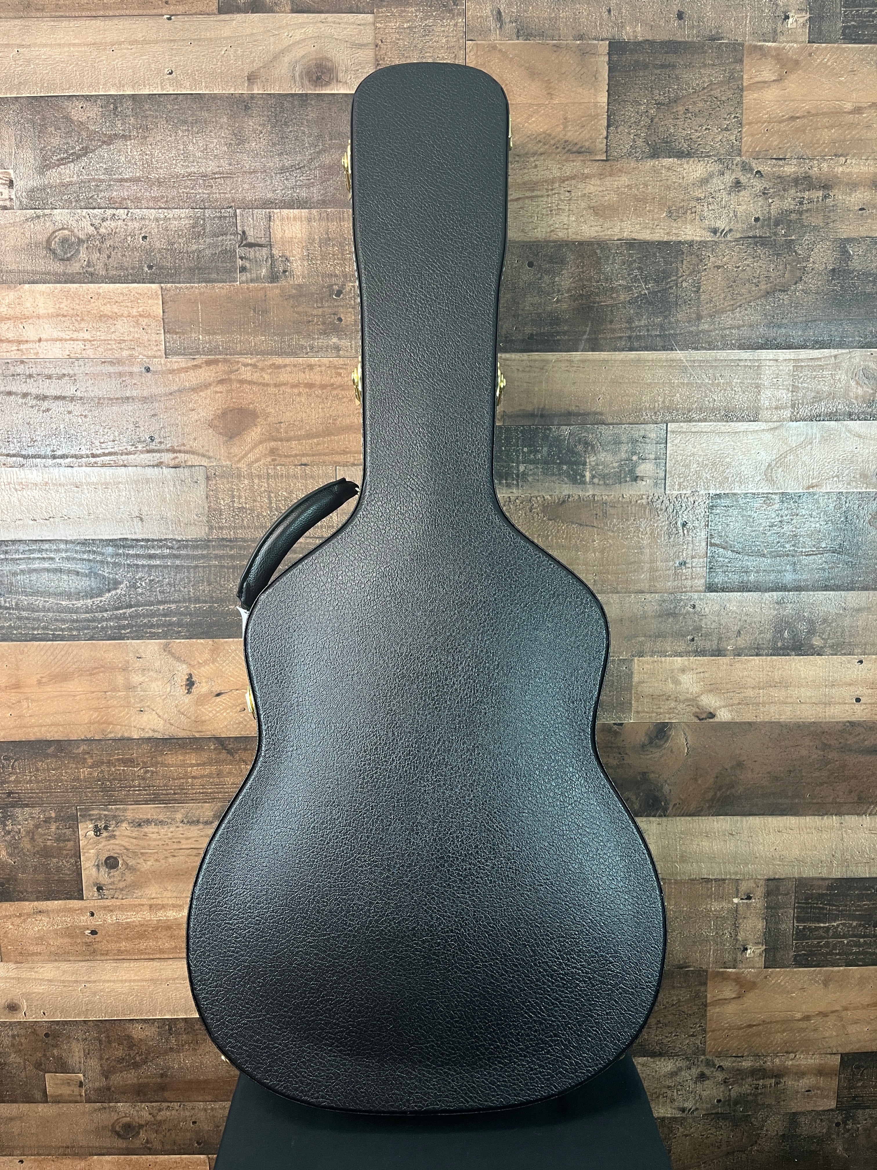 OM-28 Modern Deluxe Acoustic Guitar, Natural Gloss, Hard Case, 500