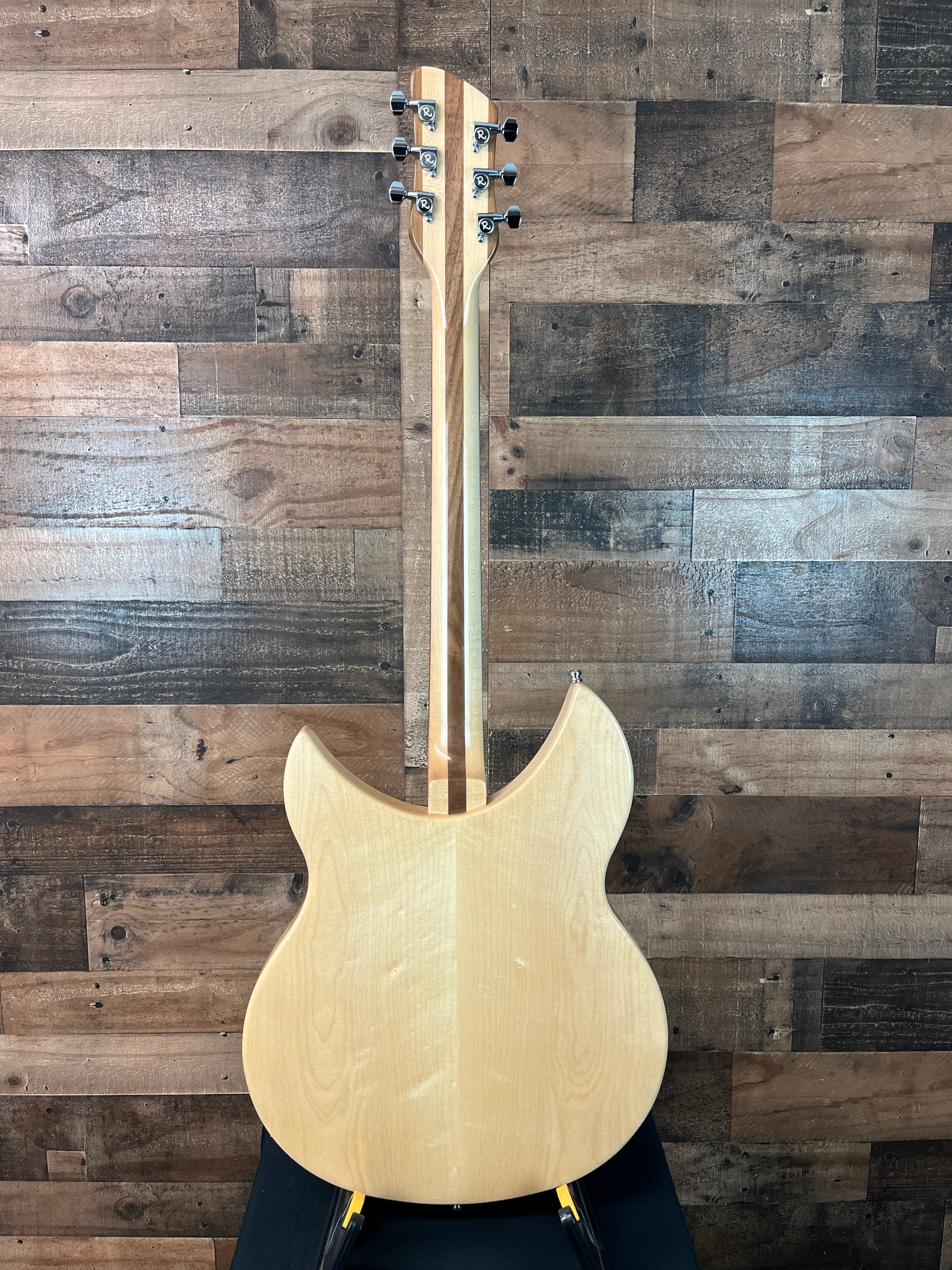 330 Semi-Hollow Electric Guitar, Mapleglo, Hard Case, 796