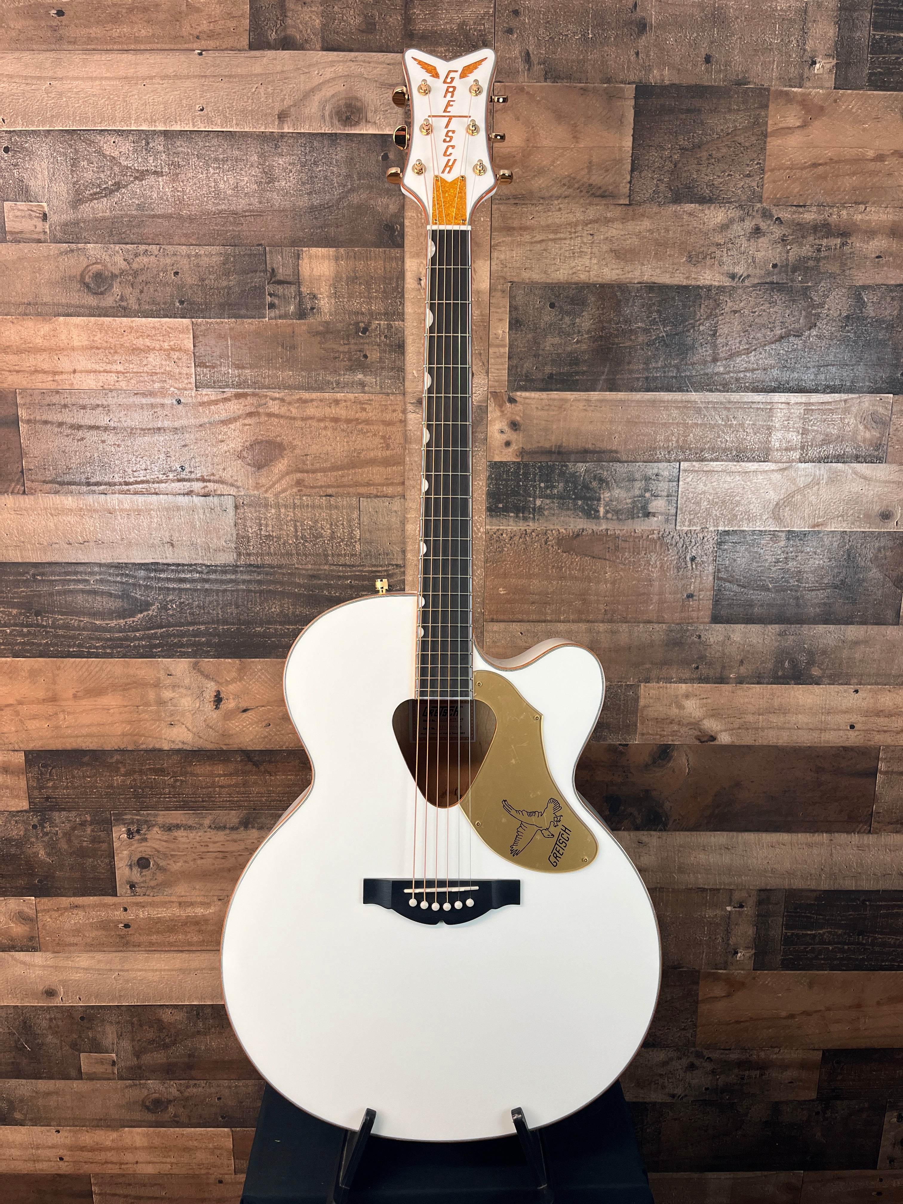 Gretsch G5022CWFE Rancher Falcon Jumbo Cutaway Acoustic-Electric Guitar - White, 656