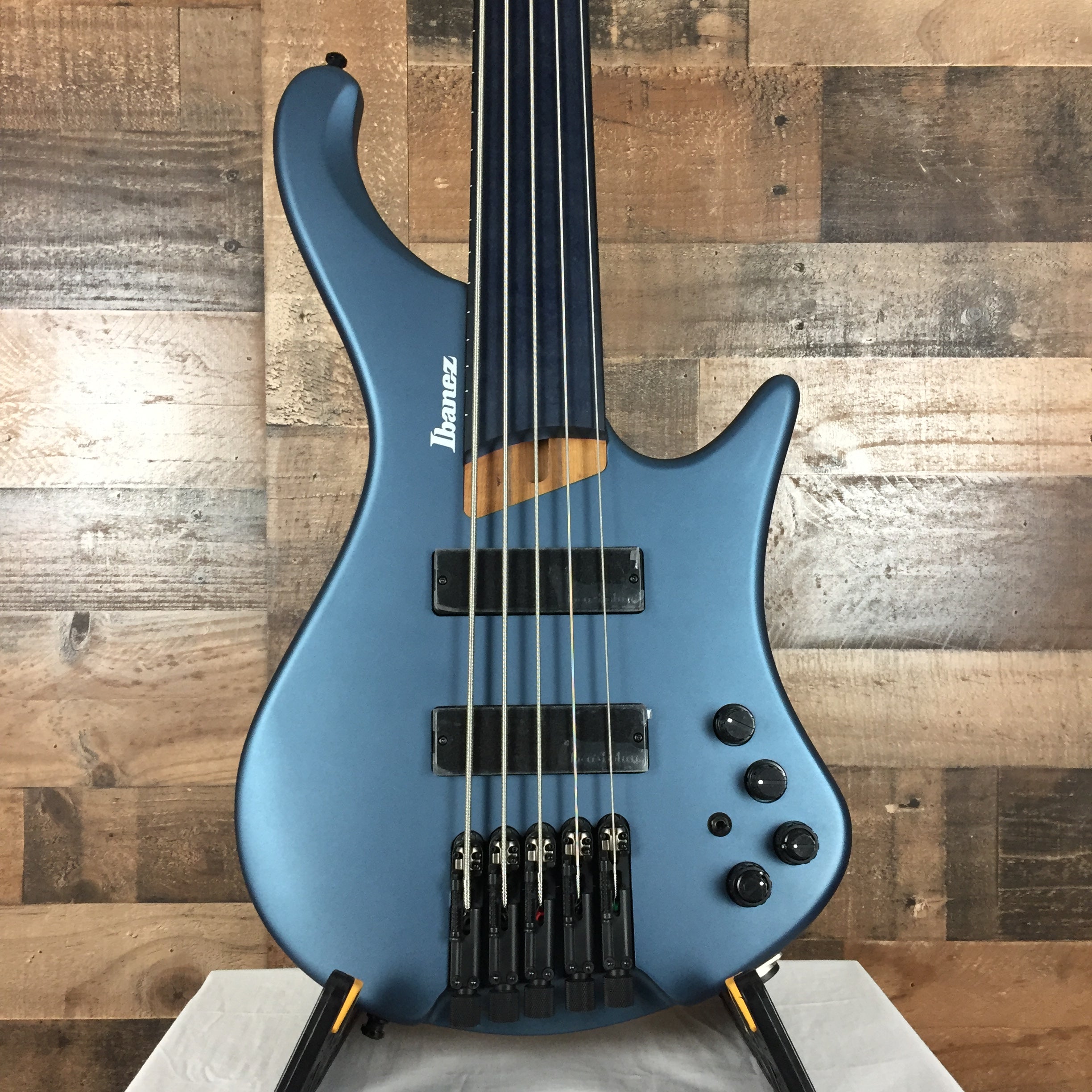 EHB1005F Fretless 5-string Bass Guitar, Artic Ocean Matte, Gig Bag, 159