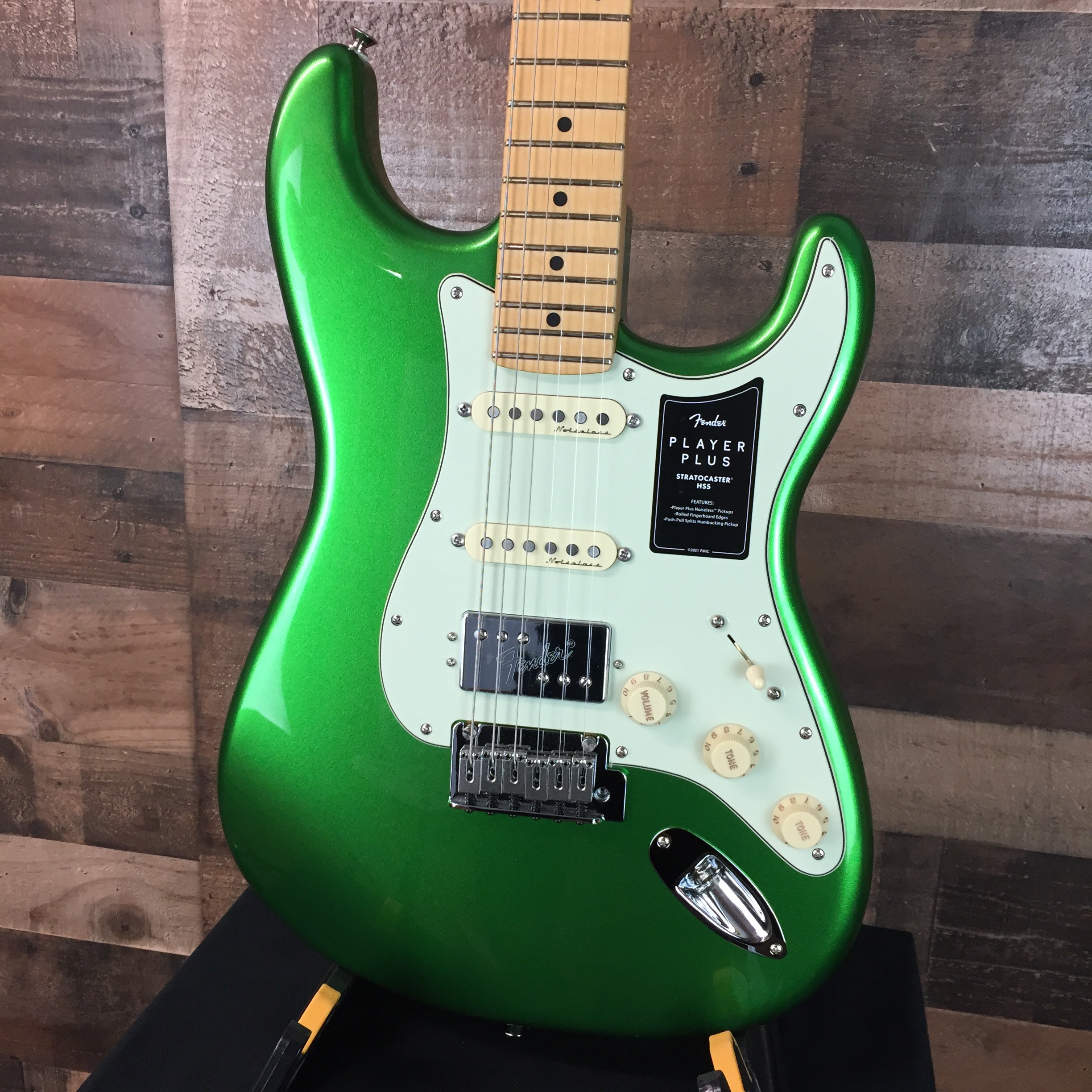 Fender Player Plus Stratocaster HSS Cosmic Jade, Gig Bag, 783