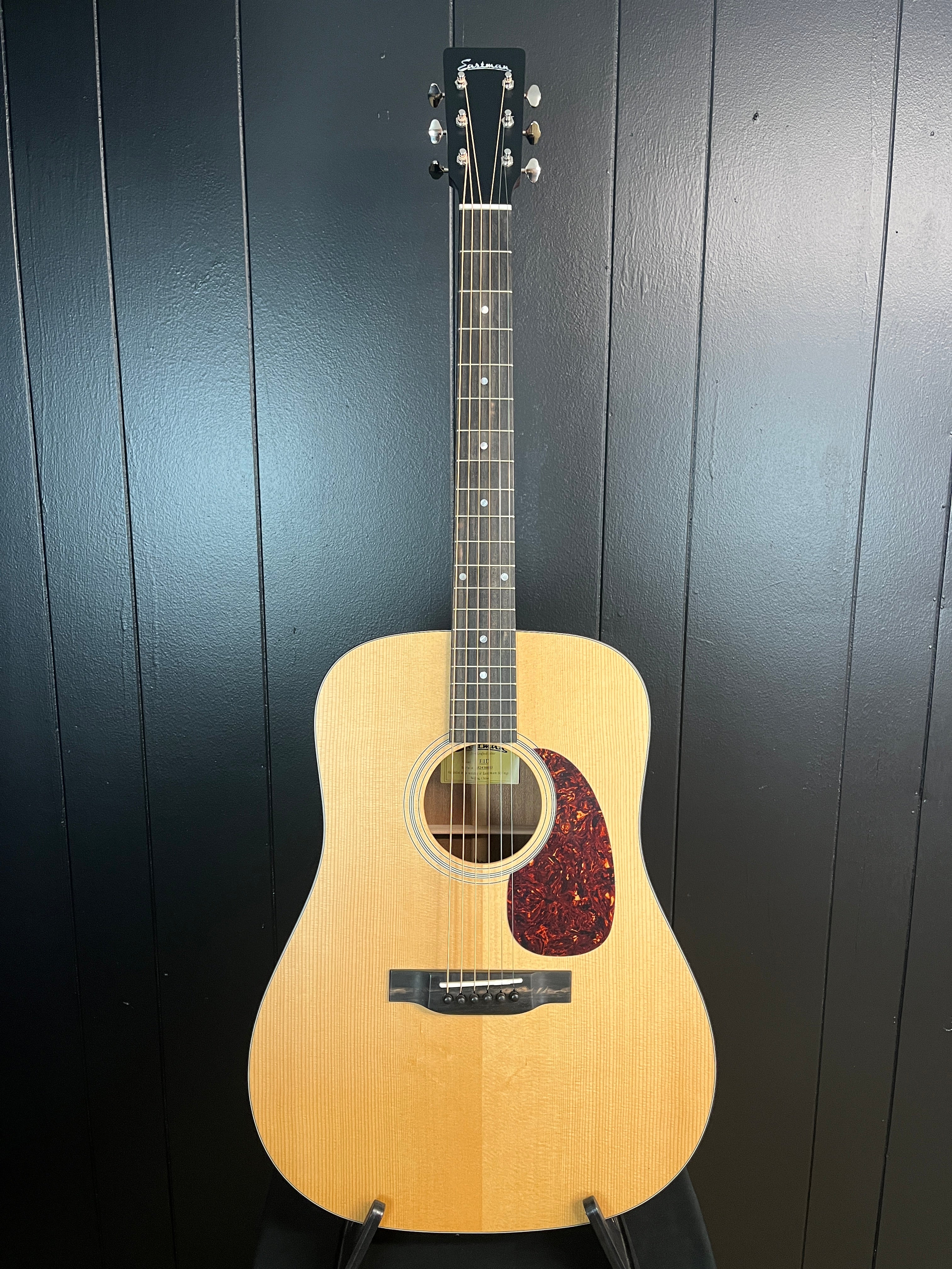 Eastman Guitars E1D Dreadnought Acoustic Guitar, Natural, Gig Bag, 643