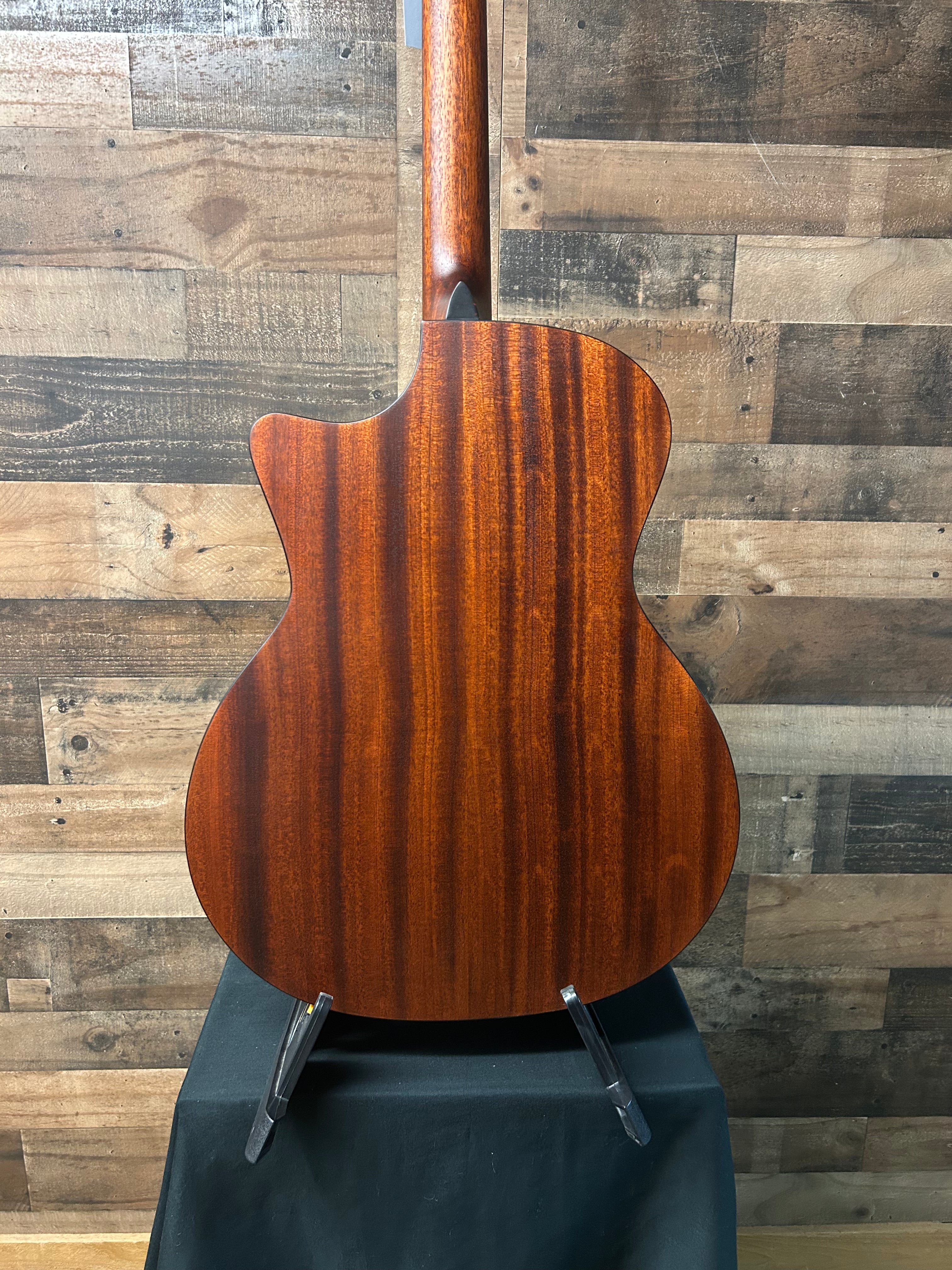 Eastman AC122-2CE Natural