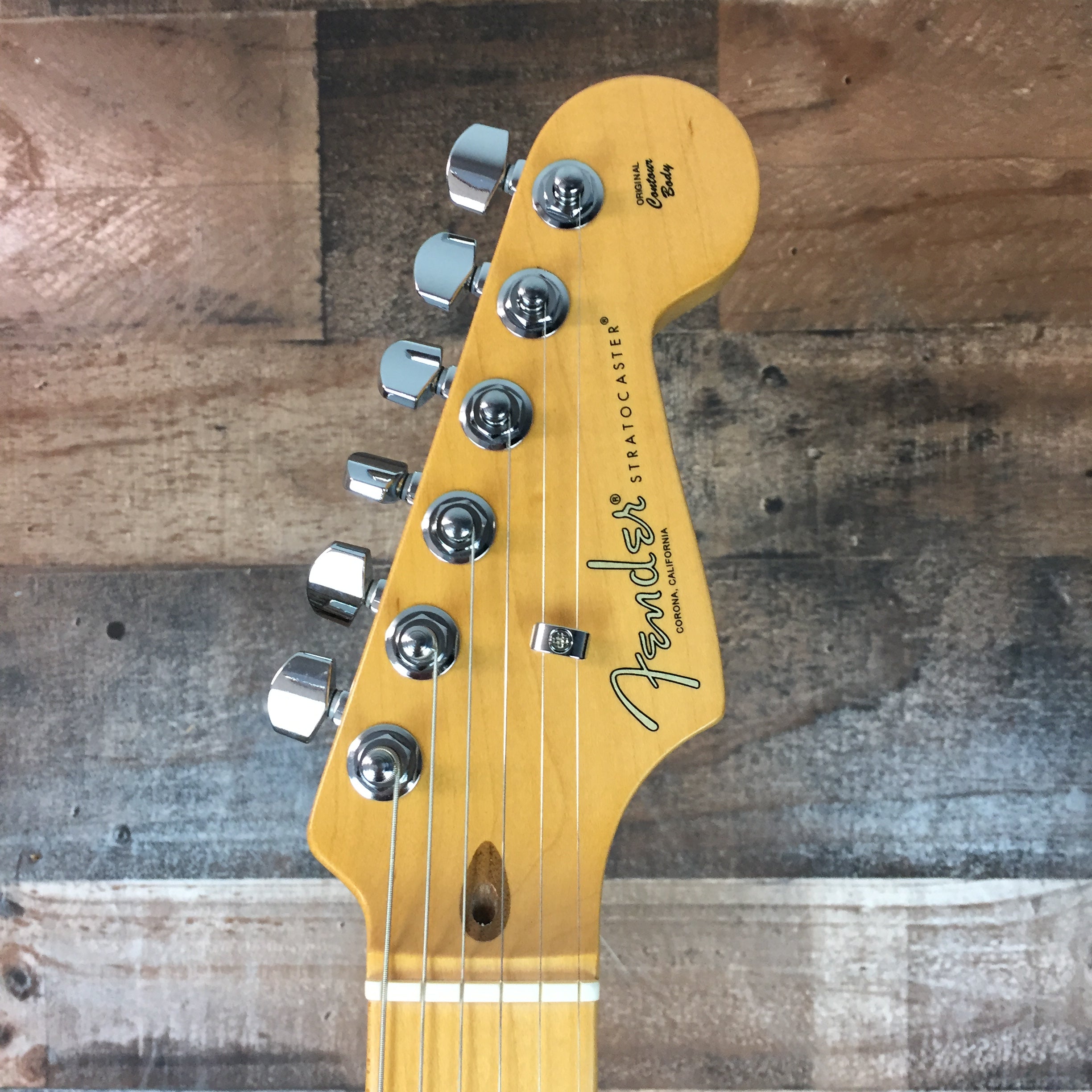 American Professional II Stratocaster HSS, Olympic White, Hard Case, 350
