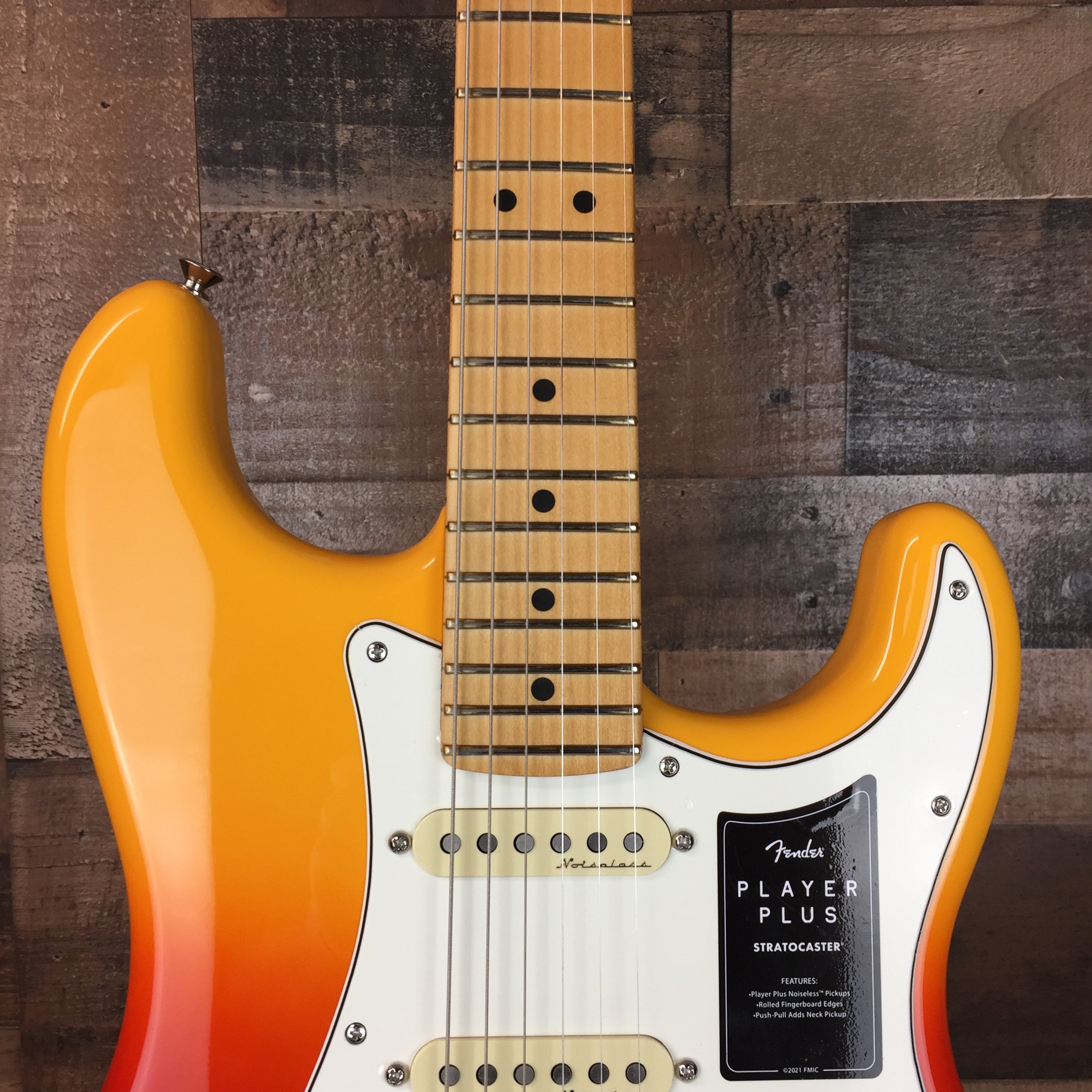 Player Plus Stratocaster, Tequila Sunrise, Gig Bag, 582