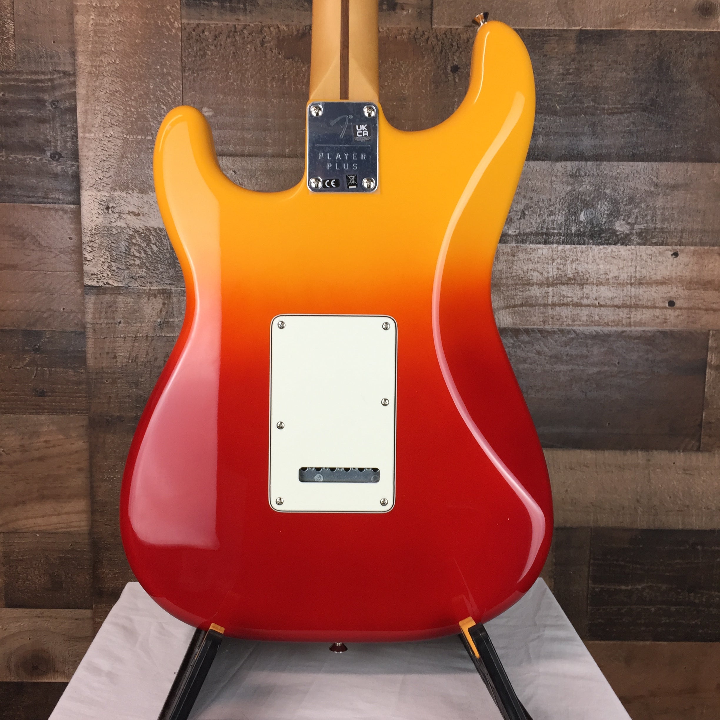 Player Plus Stratocaster, Tequila Sunrise, Gig Bag, 582